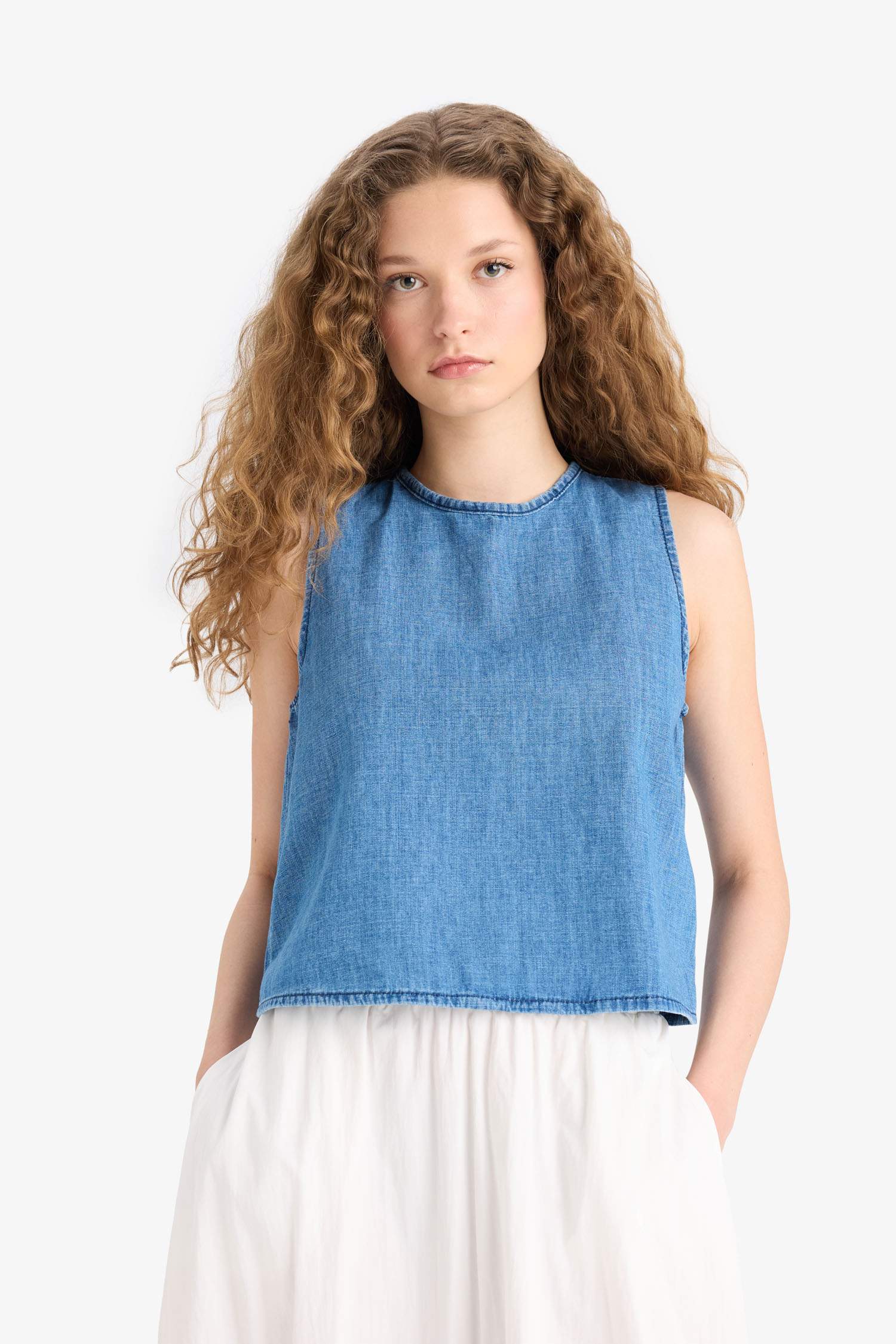 Crew Neck Linen Look Sleeveless Blouse