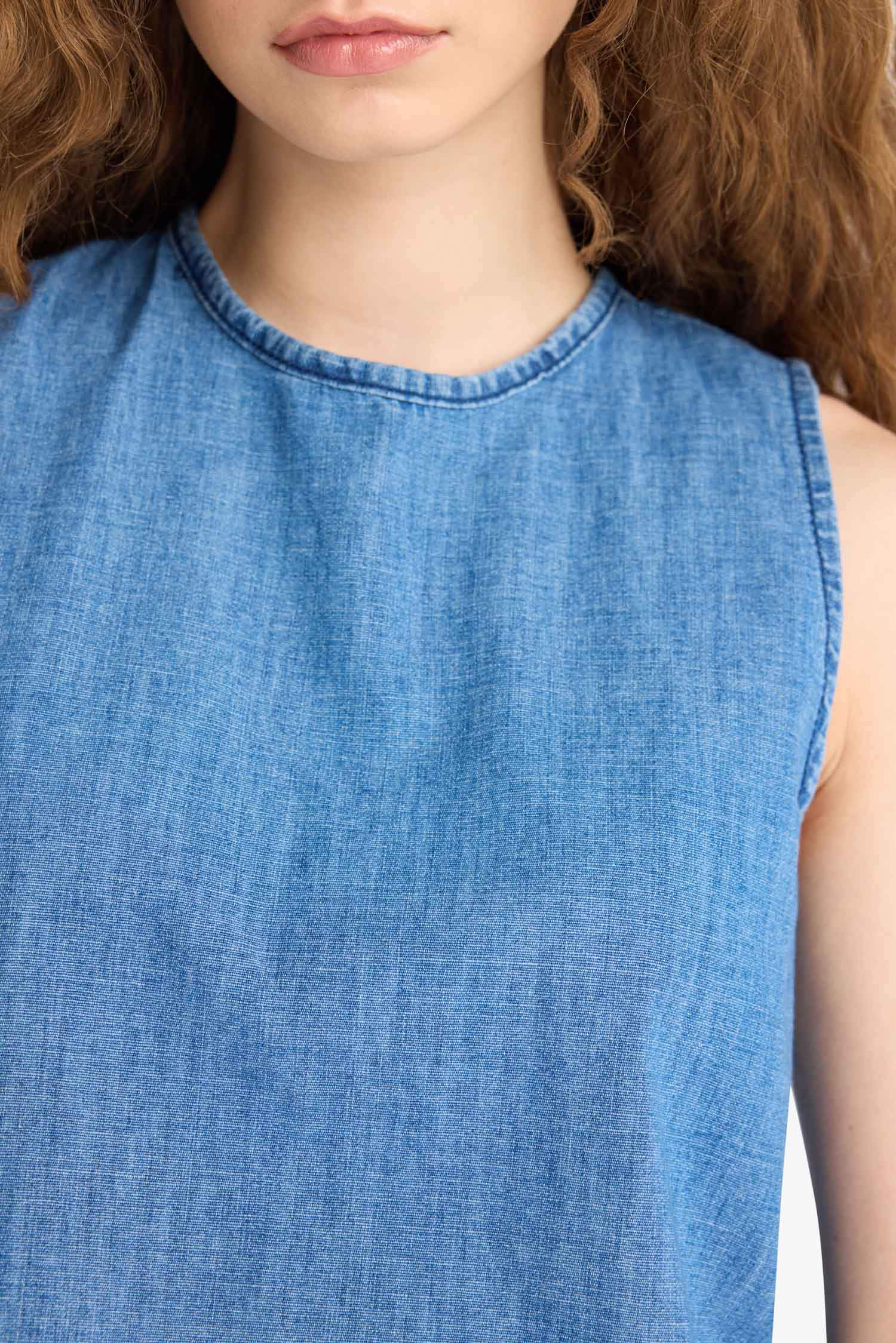 Crew Neck Linen Look Sleeveless Blouse