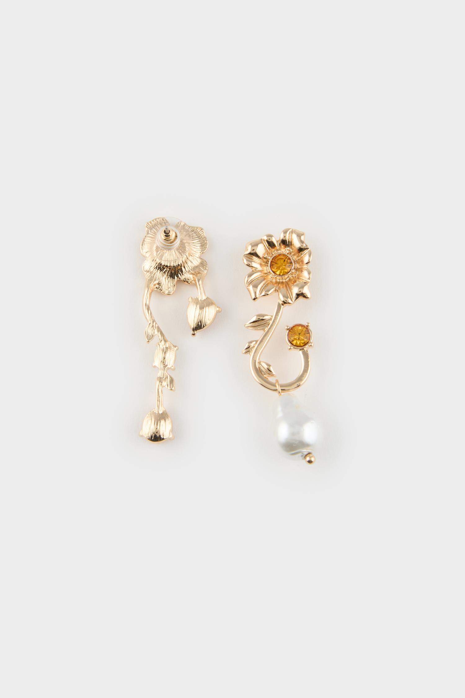 Kadın Çiçekli İncili Küpe