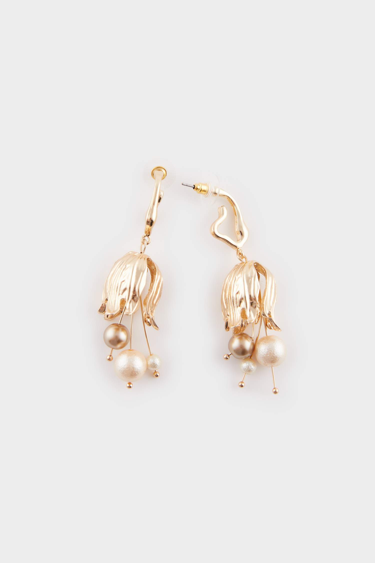 Kadın Çiçek Motifli İncili Gold Küpe