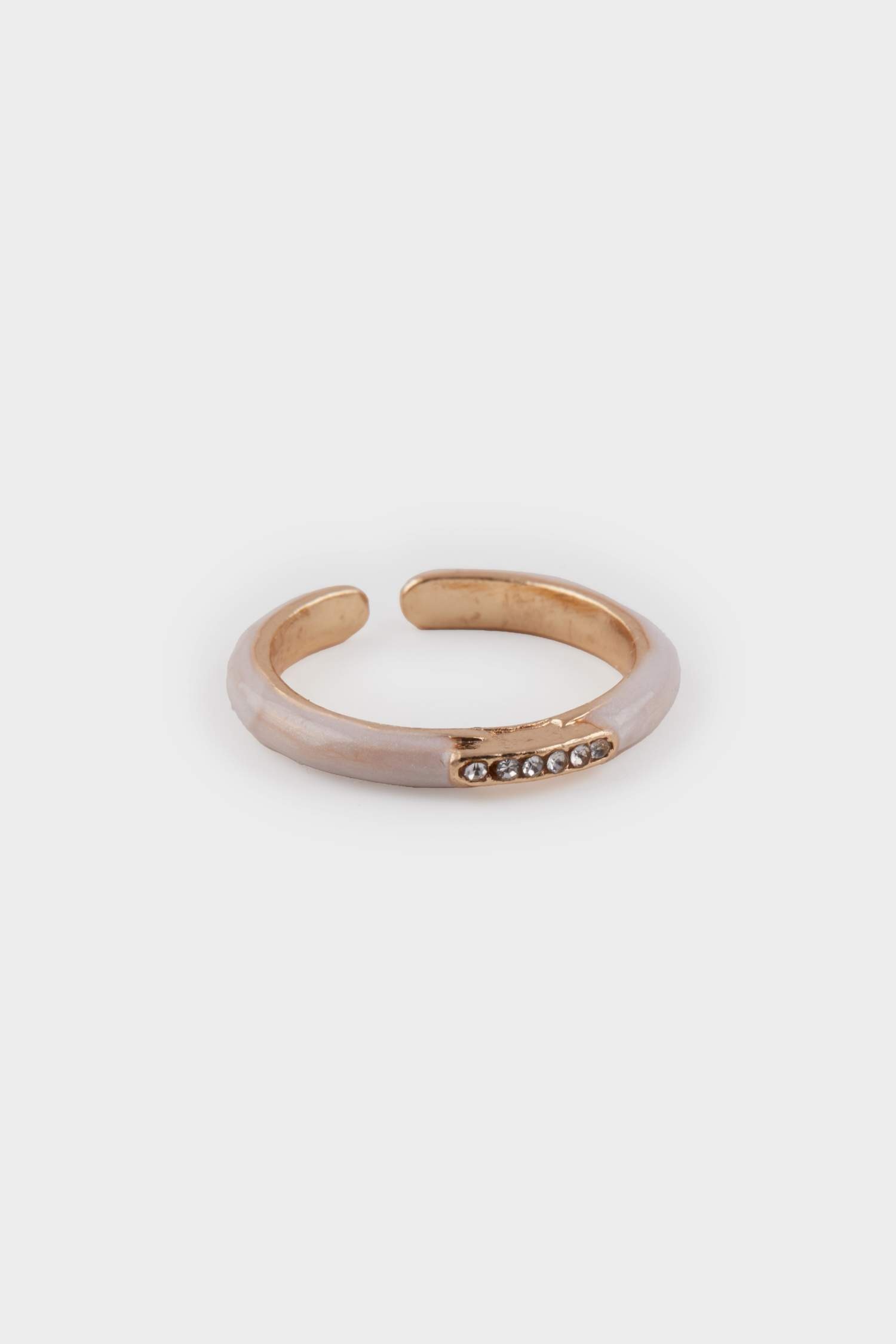 Woman 4 Piece Gold Rings