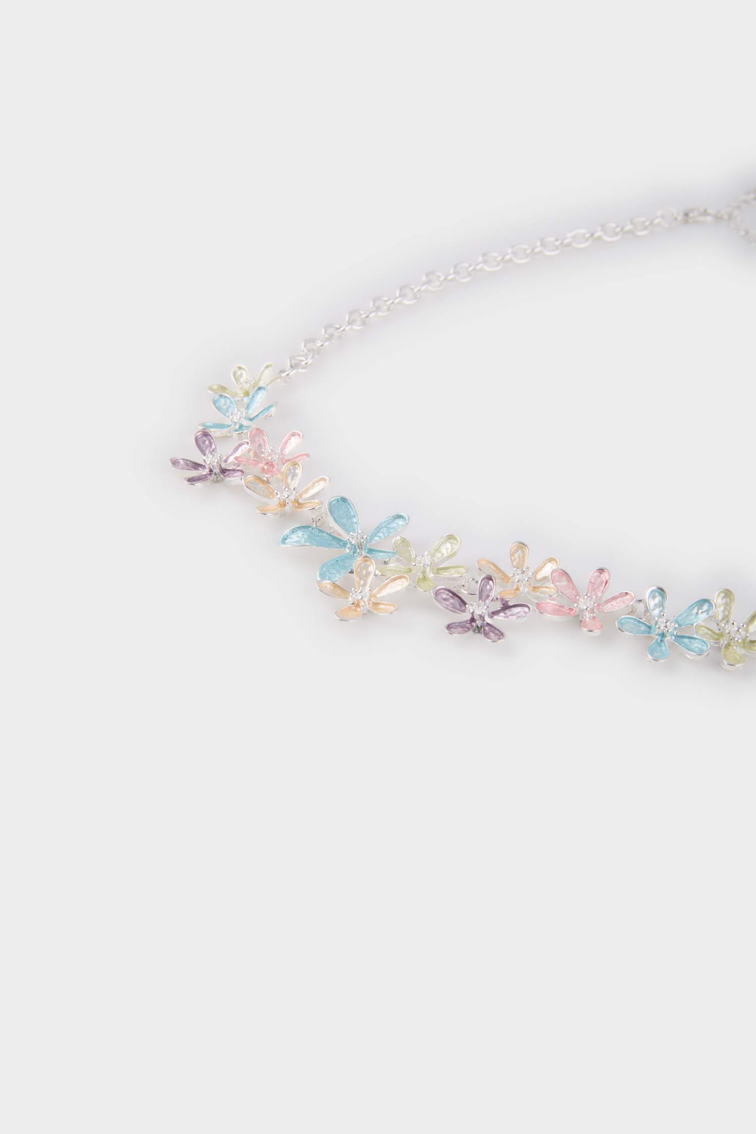 Collier argenté à fleurs colorées pour femme