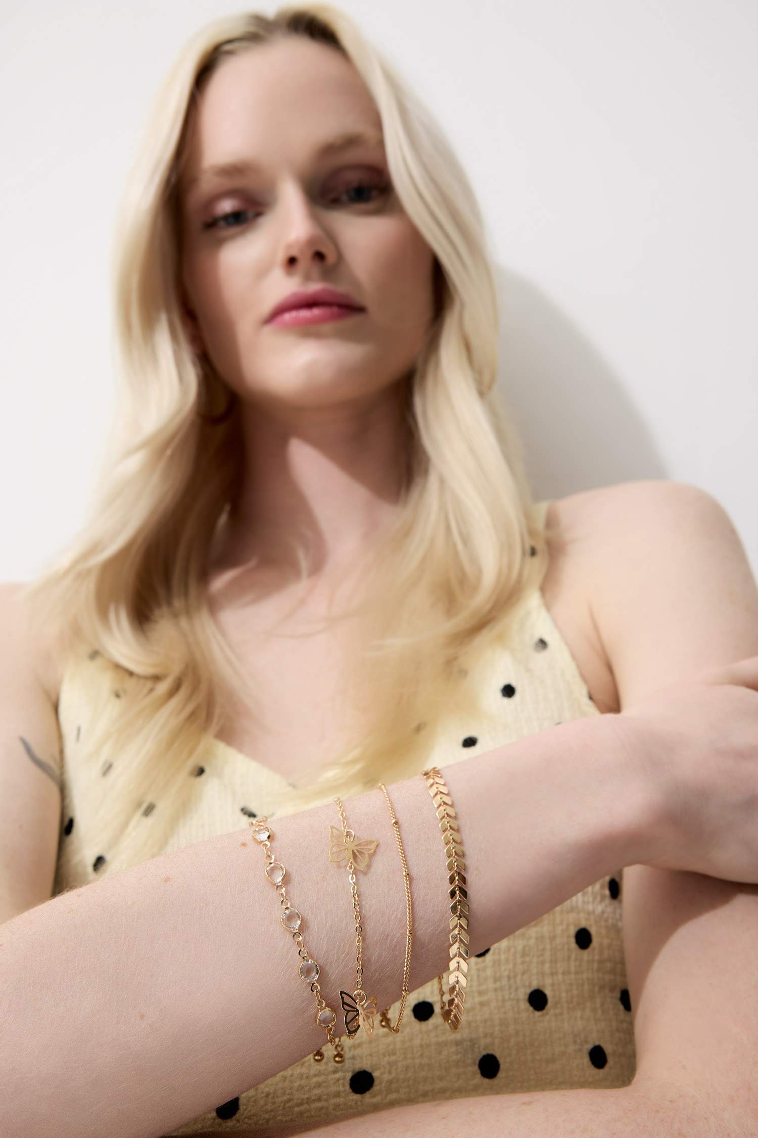 اسورة نسائية ذهبية - 4 قطع