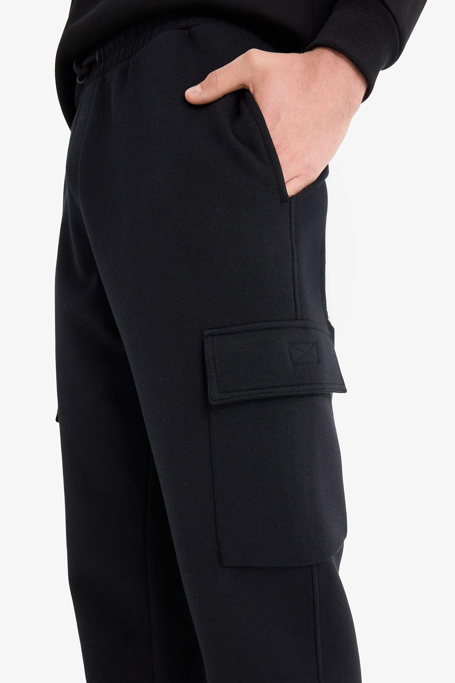 Regular Fit With Cargo Pocket Trousers