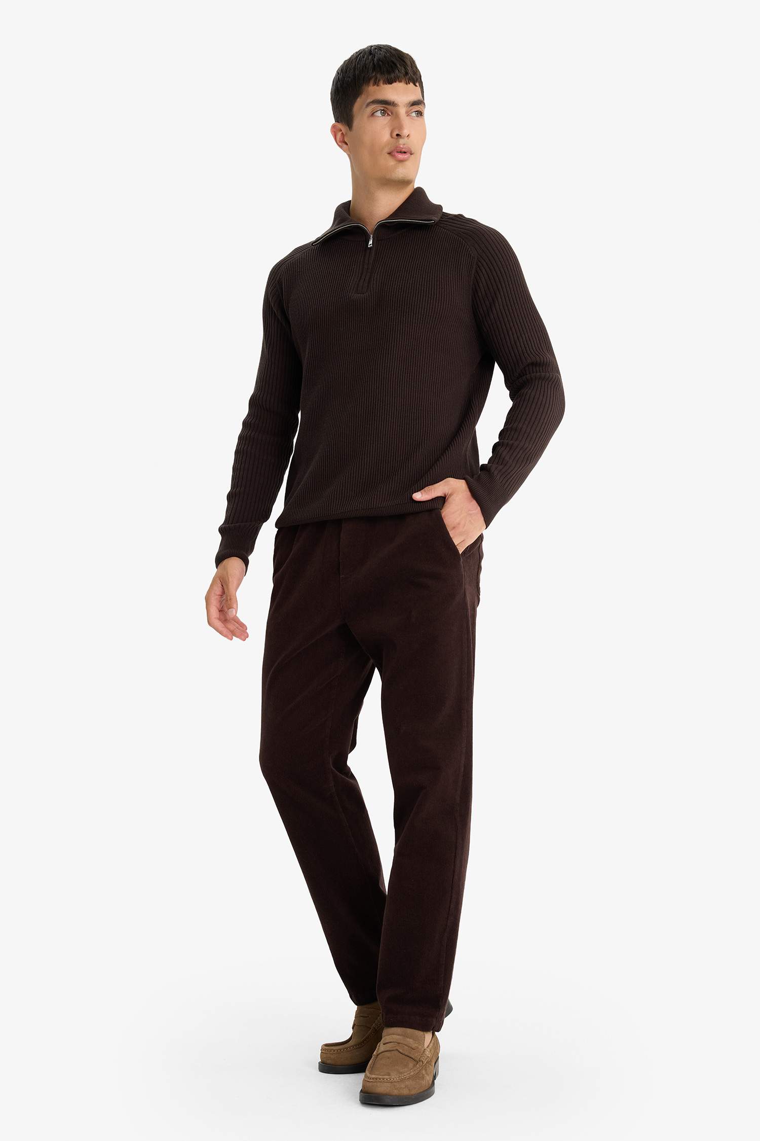 Relax Fit Düz Paça Pantolon