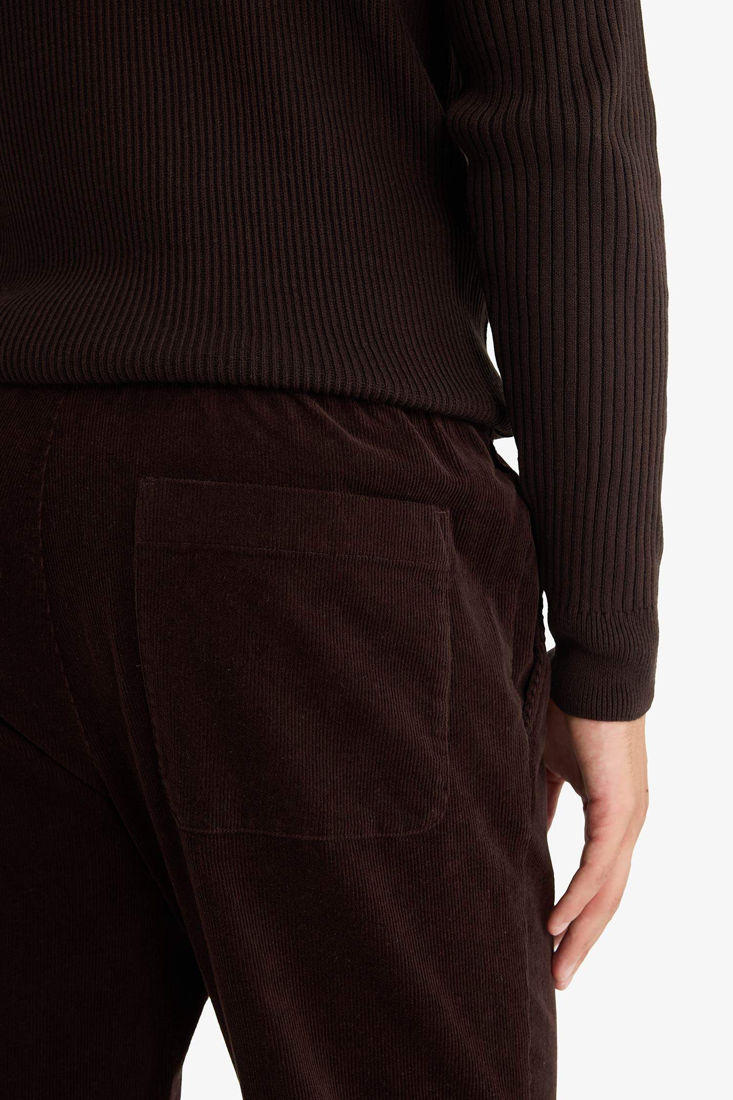 Relax Fit Düz Paça Pantolon