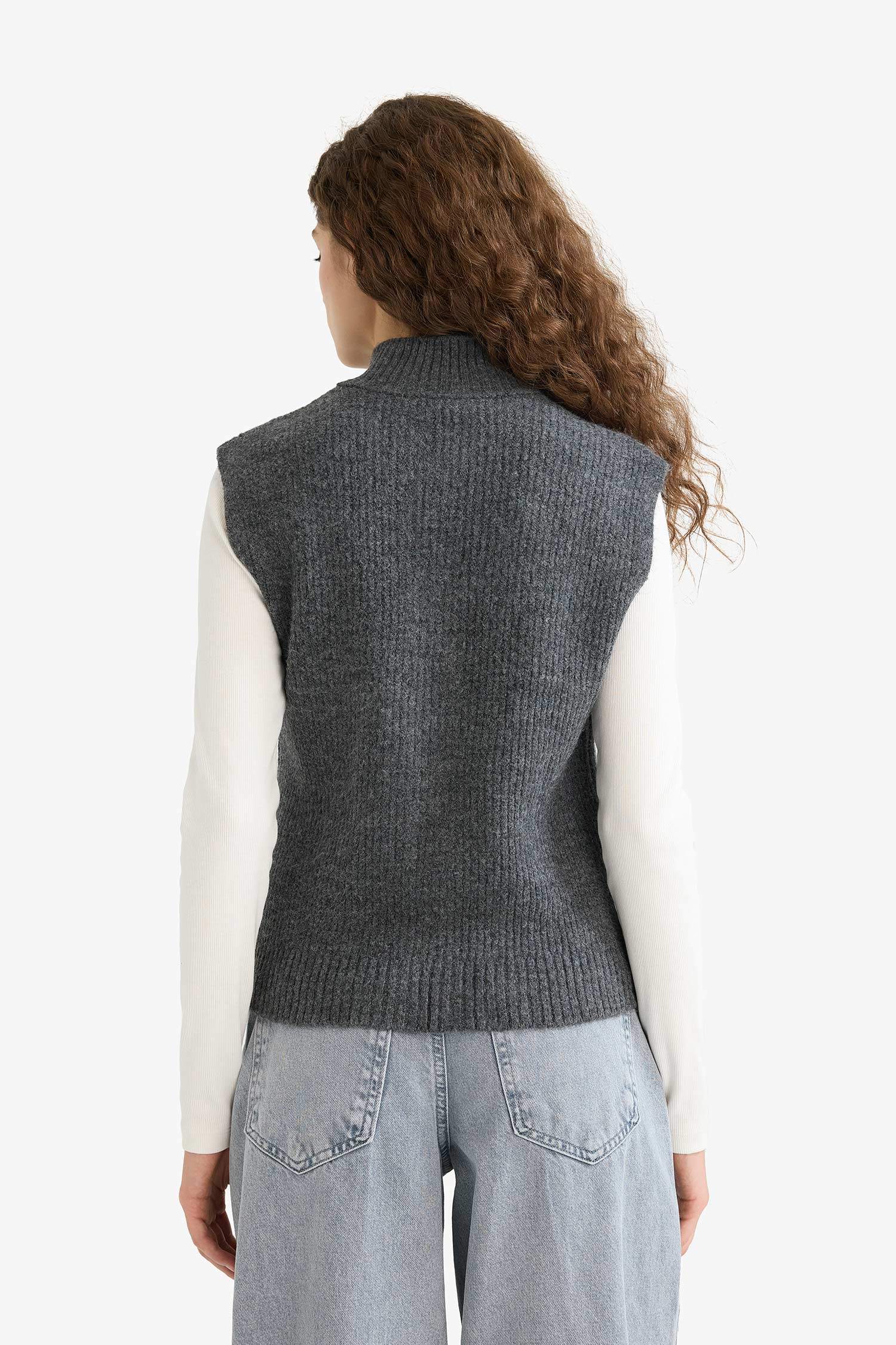 Regular Fit Half Turtleneck Zippered Knit Vest