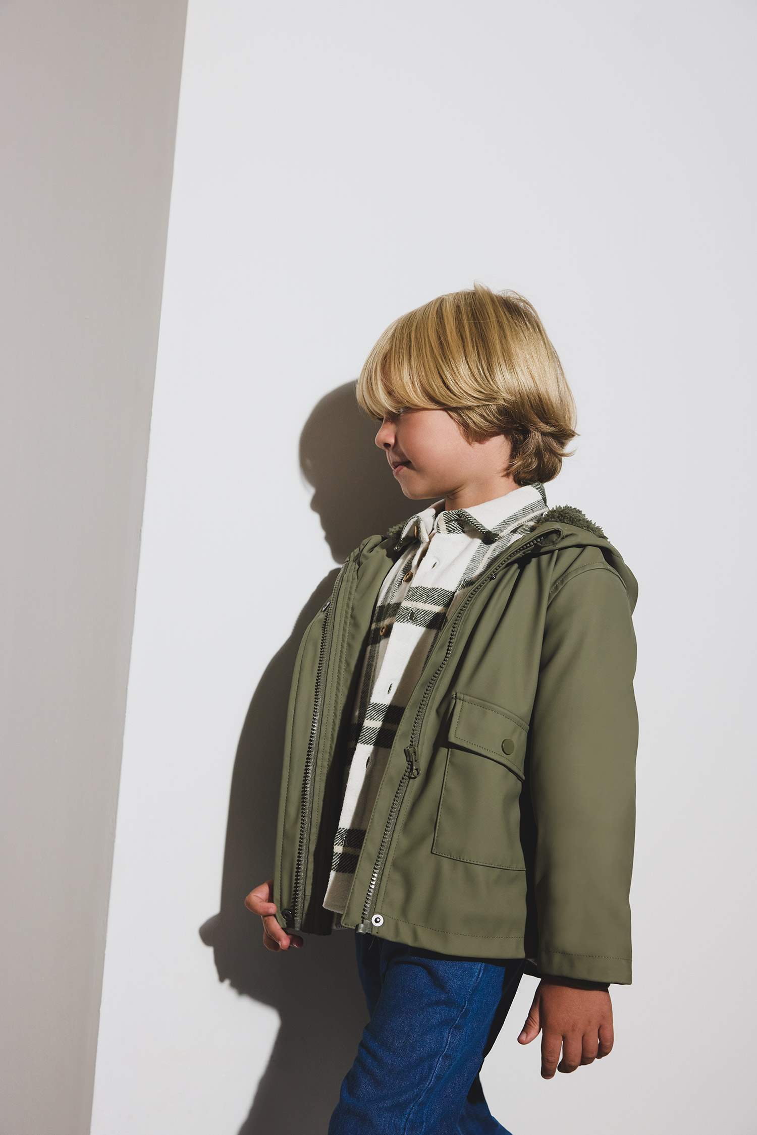 جاكيت دودون مقاوم للماء بغطاء للرأس