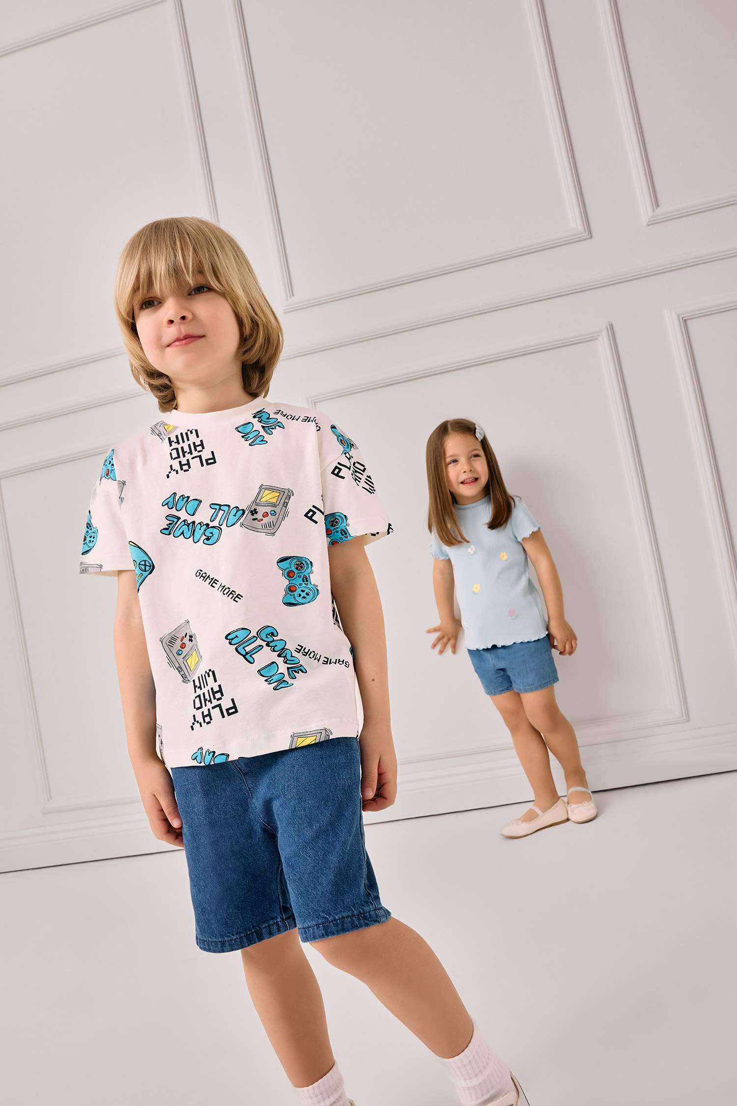 شورت جينز ولادي قصة عادية