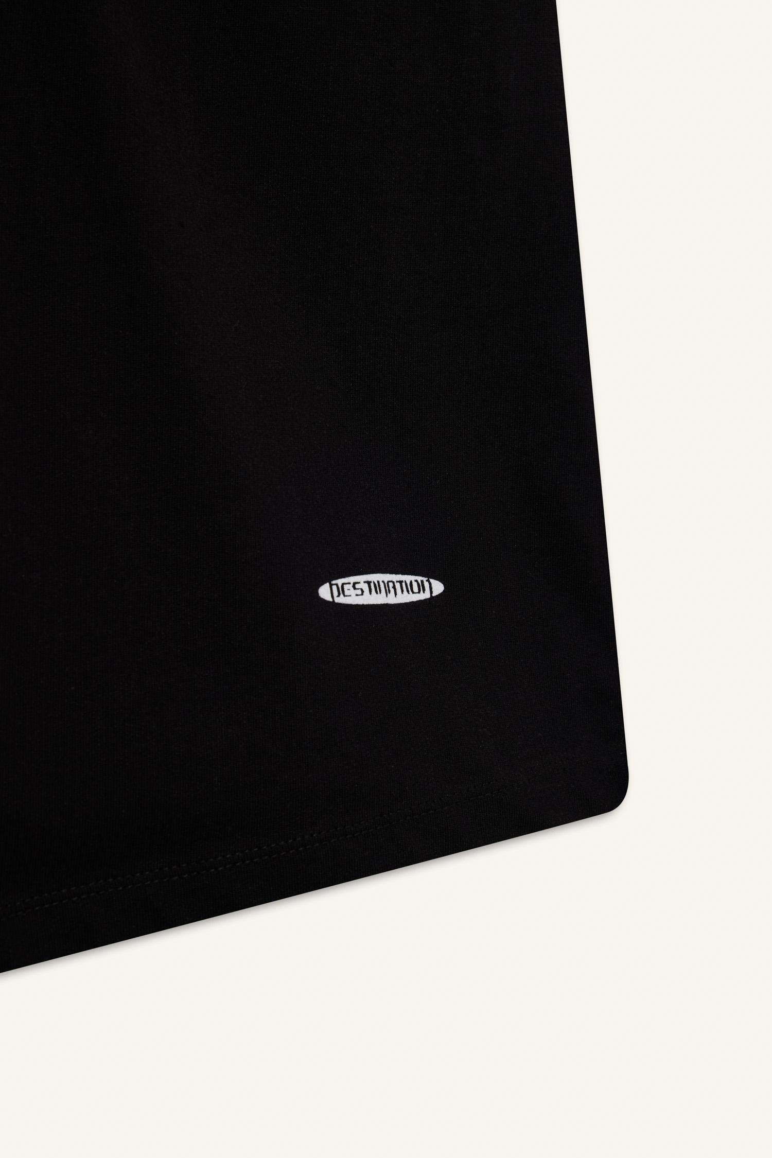 شورت سليم فيت من قماش سويت مطبوع