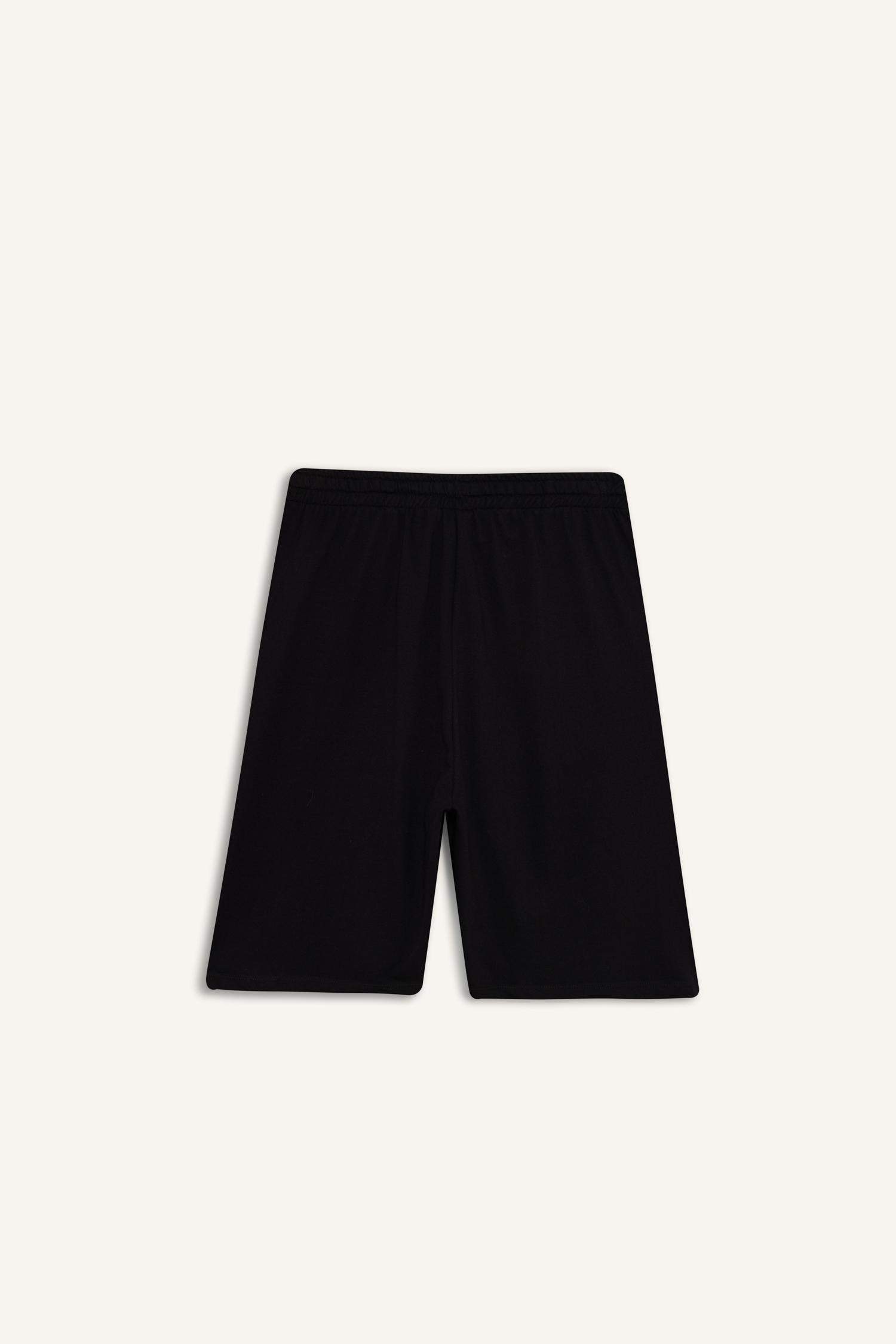 شورت سليم فيت من قماش سويت مطبوع