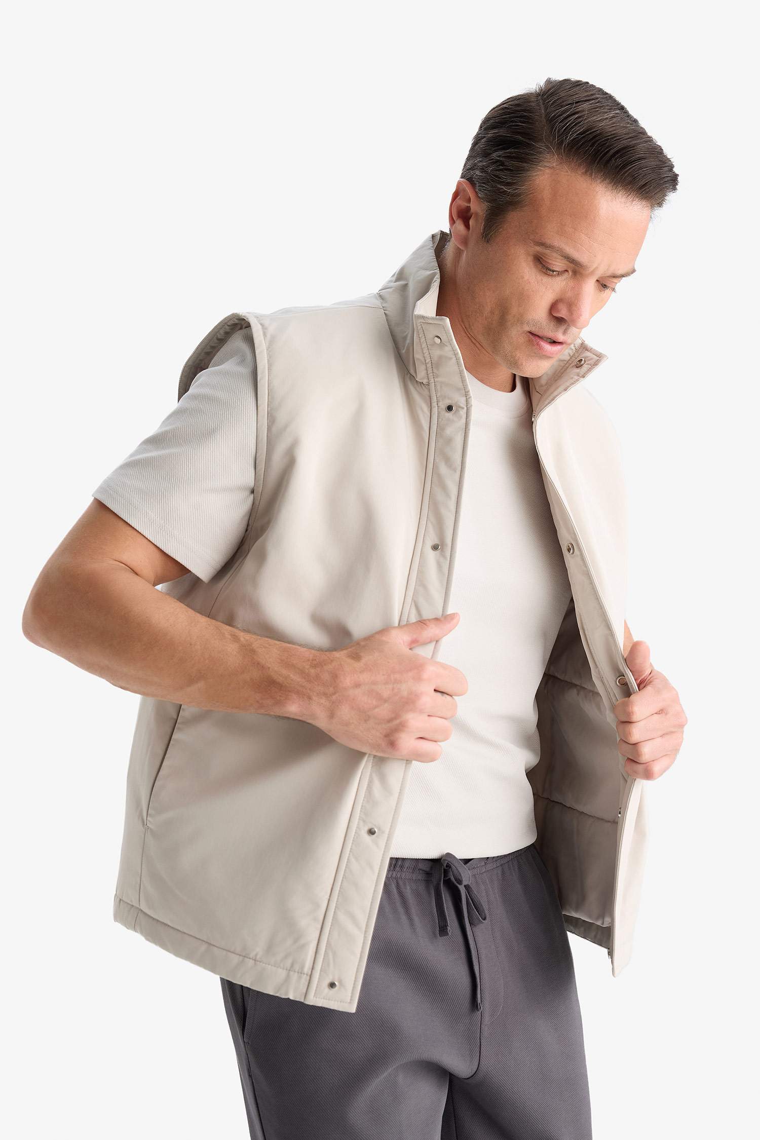 Regular Fit High Neck Cotton Vest