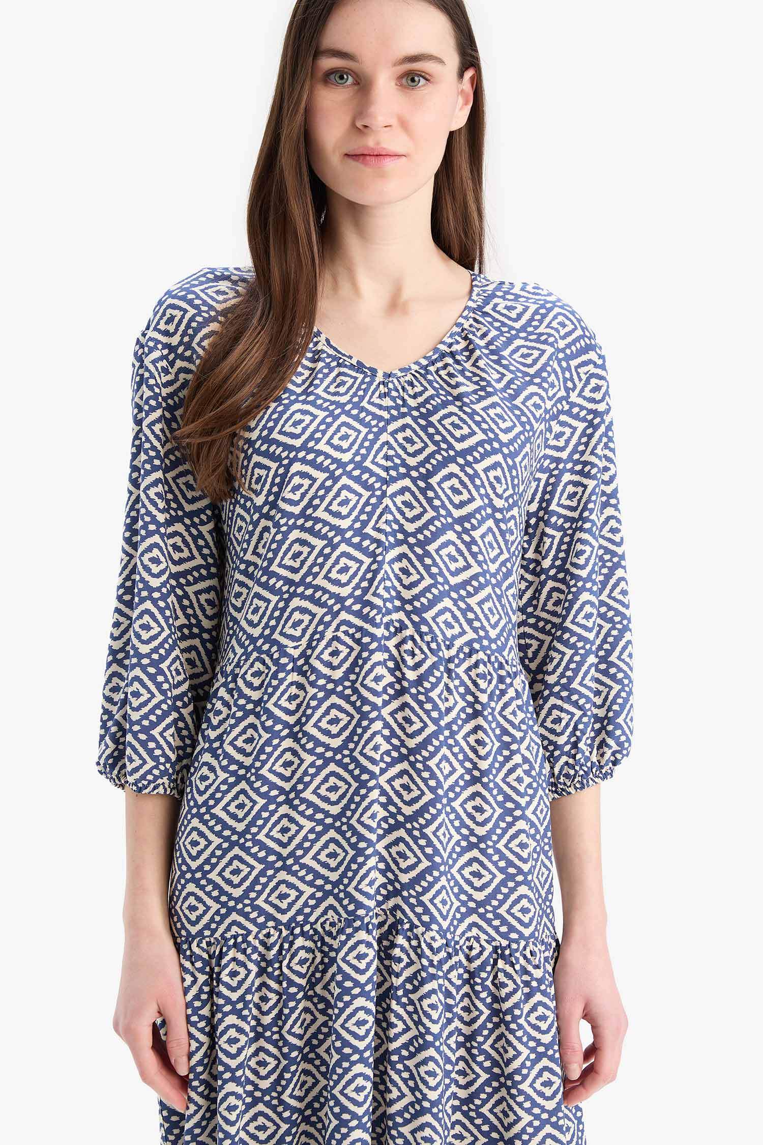 فستان طويل منقوش كم طويل قصة عادية بياقة V