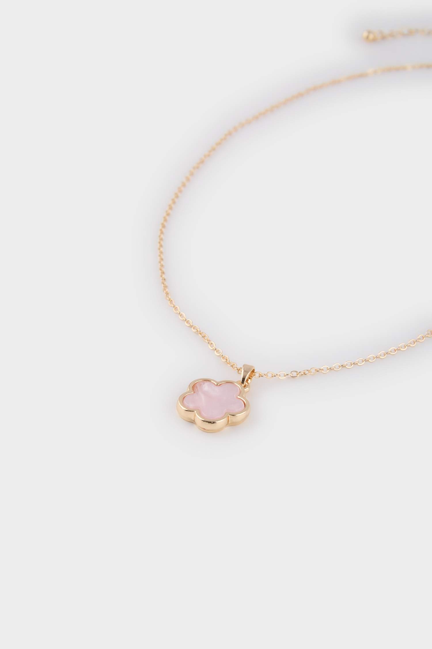 قلادة نسائي ذهبي فلورال