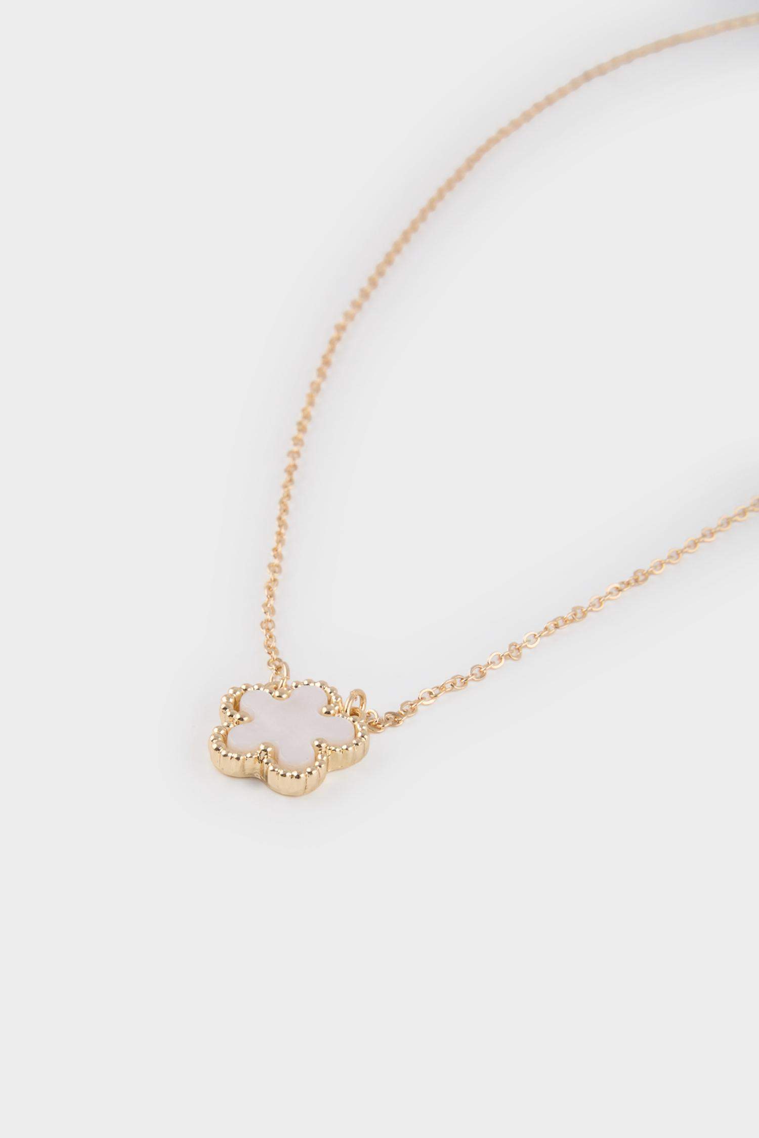 Kadın Beyaz Çiçekli Gold Kolye