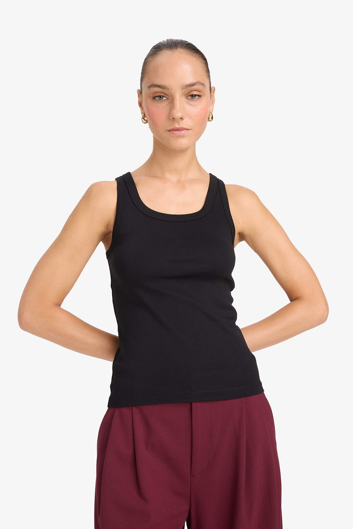 Slim Fit Basic Camisole Round Collar Tank Top