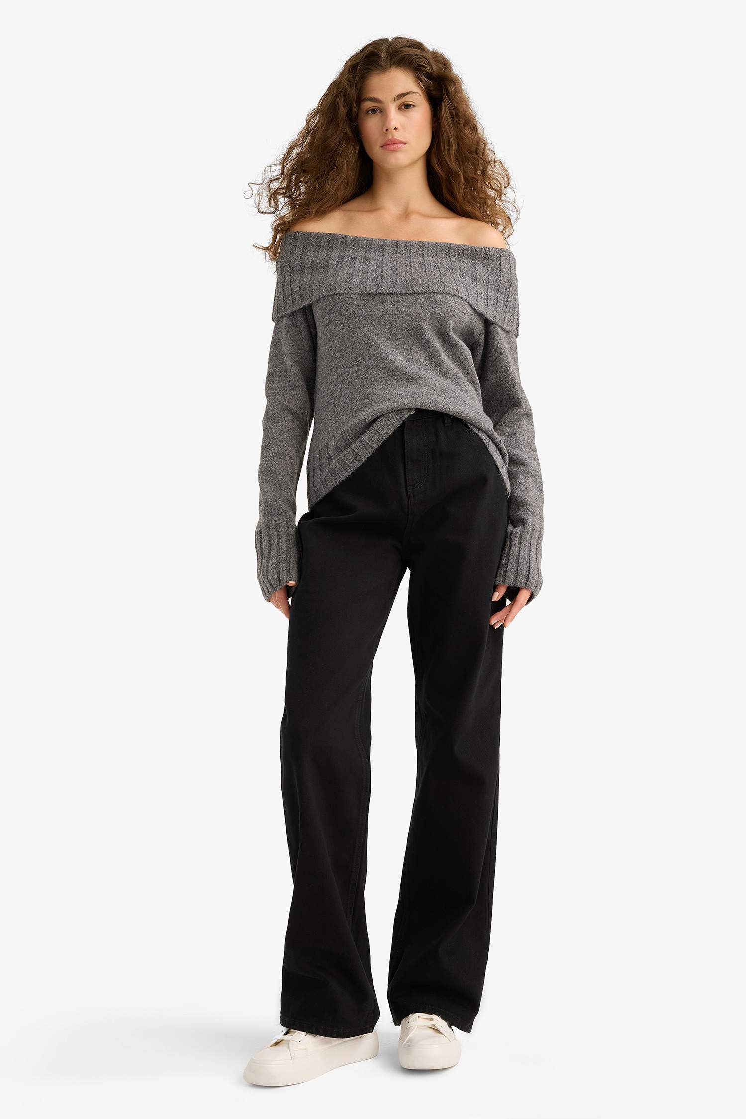 بلوفر صوف بفتحة كتف وقصة ضيقة سليم فيت