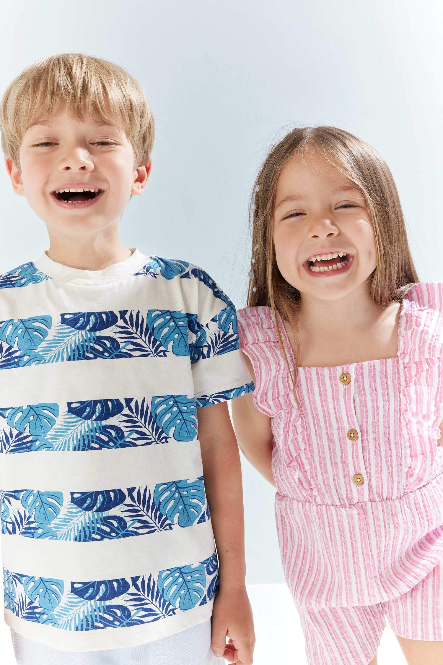 Erkek Bebek Bisiklet Yaka Palmiye Desenli Kısa Kollu Tişört