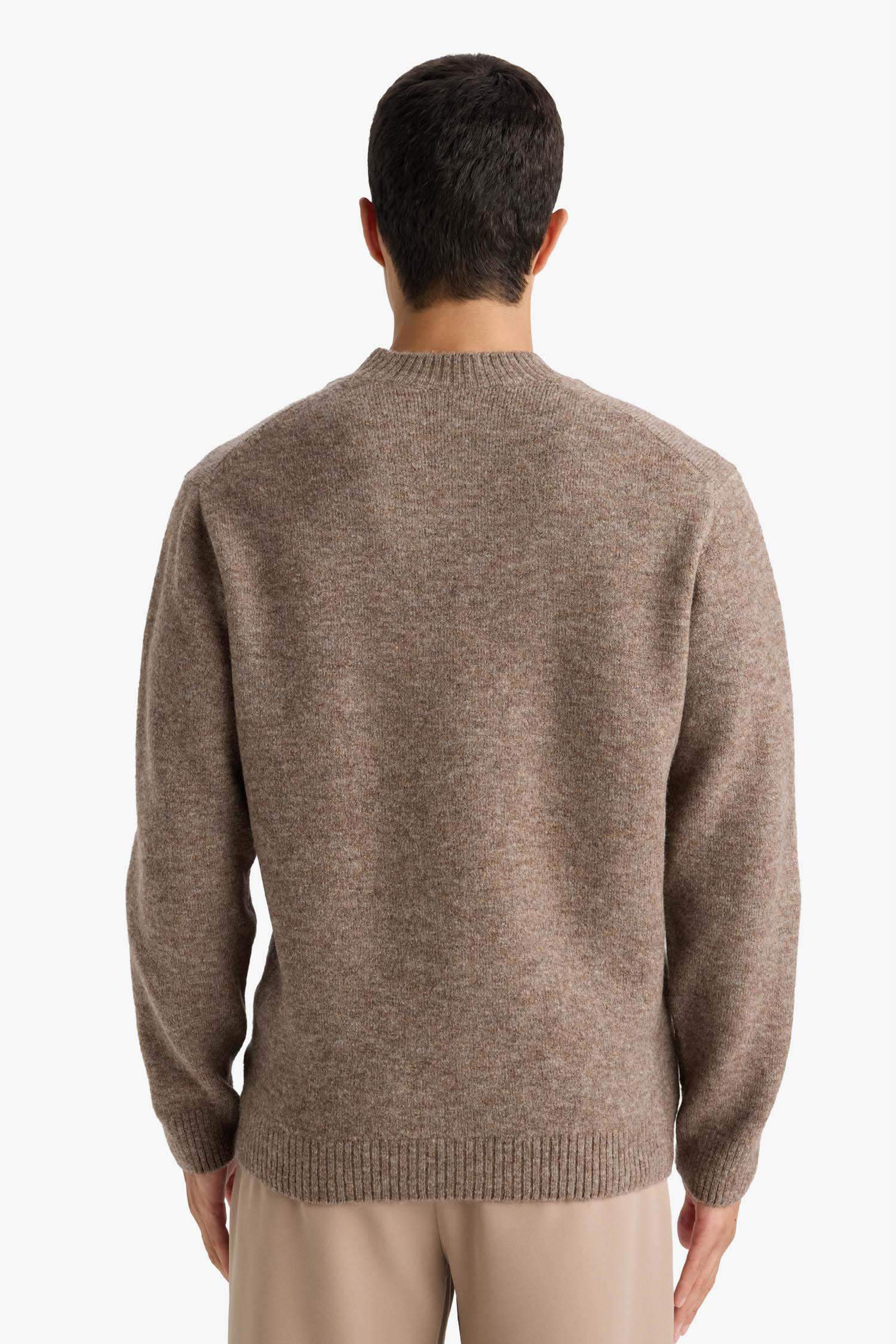 بلوفر تريكو قصة مريحة بياقة مستديرة