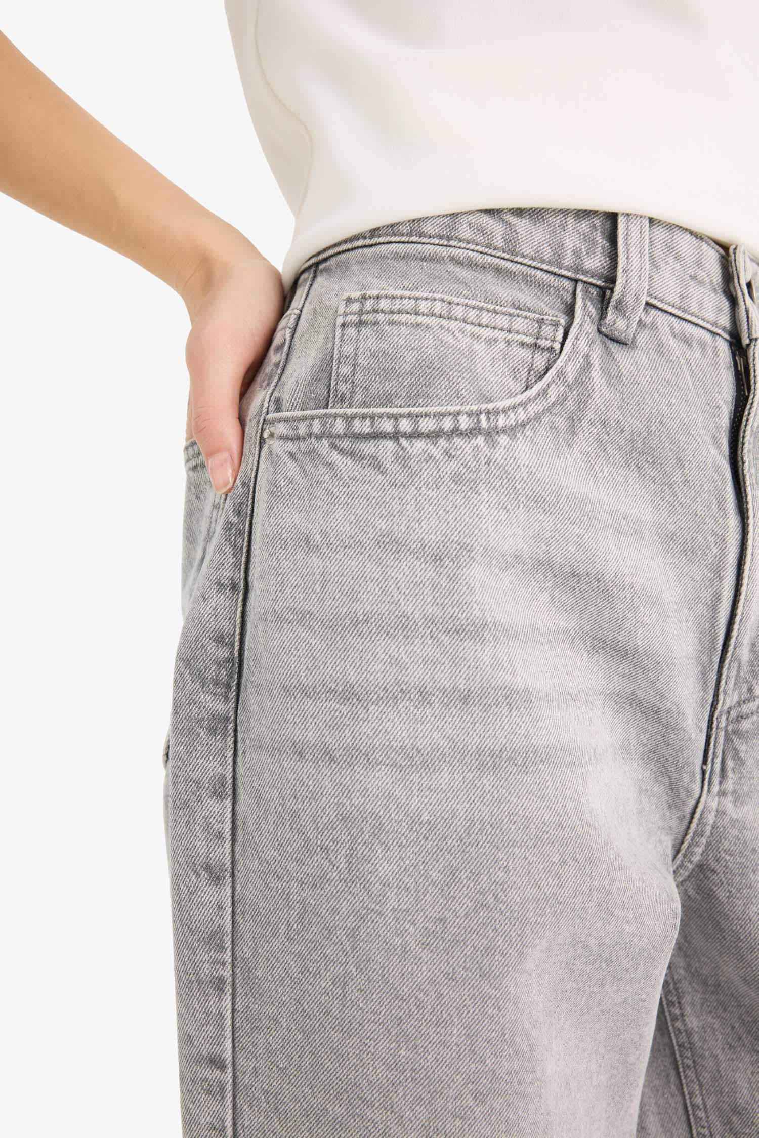 Barrel Fit Yüksek Bel Düz Paça Uzun Jean Kar Yıkamalı Pantolon