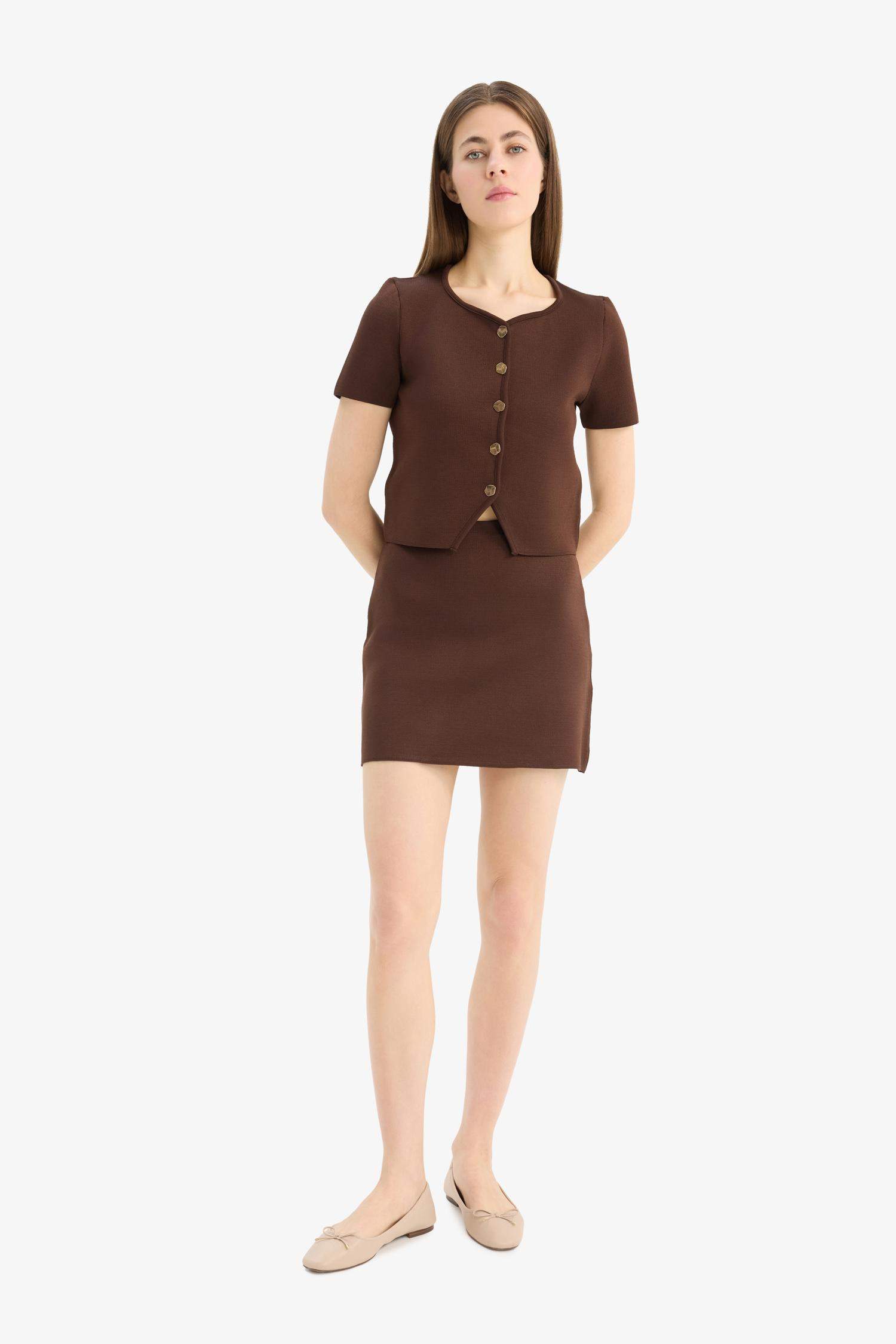 تنورة بطيات