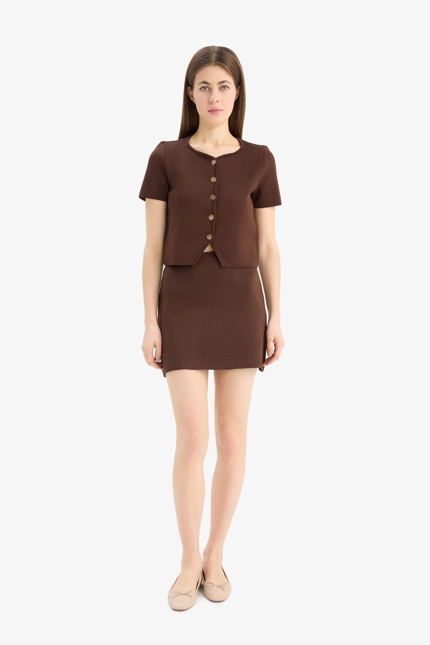 تنورة بطيات