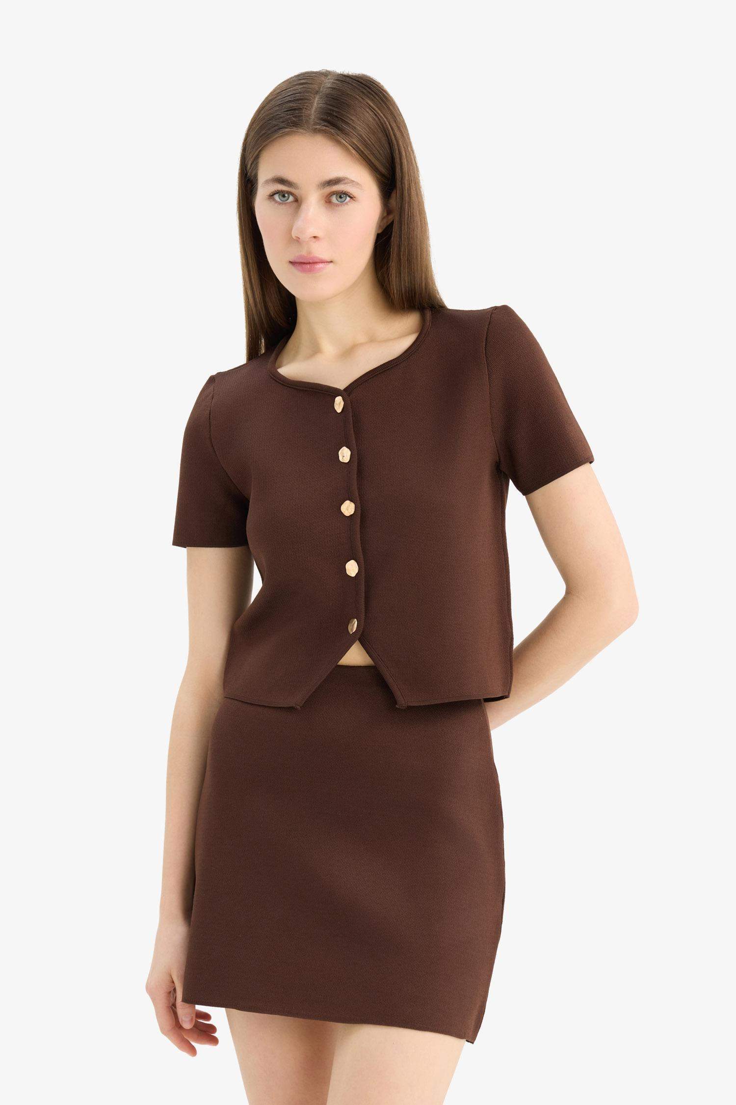 تنورة بطيات