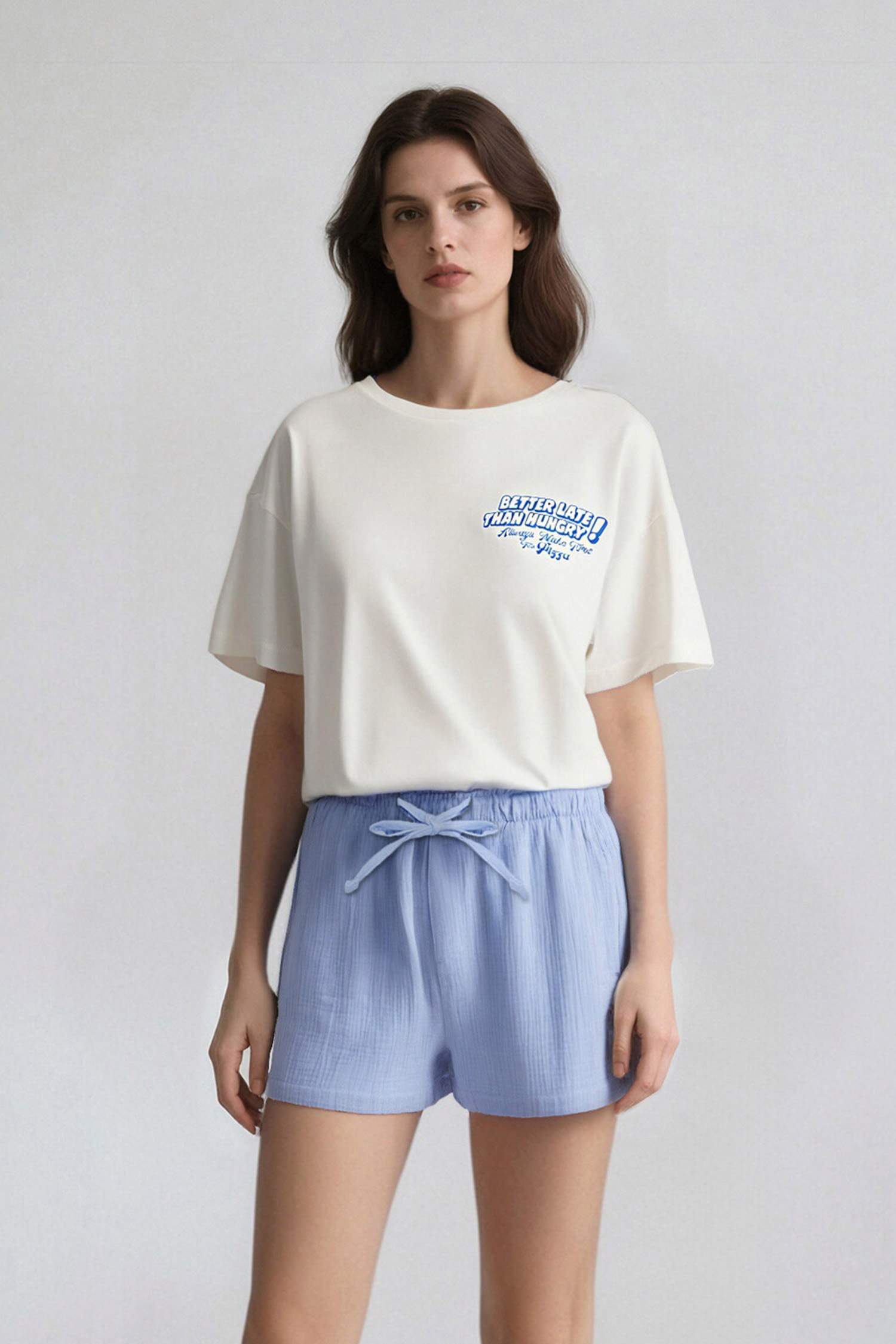 تيشيرت نص كم اوفر سايز بطبعة من الخلف