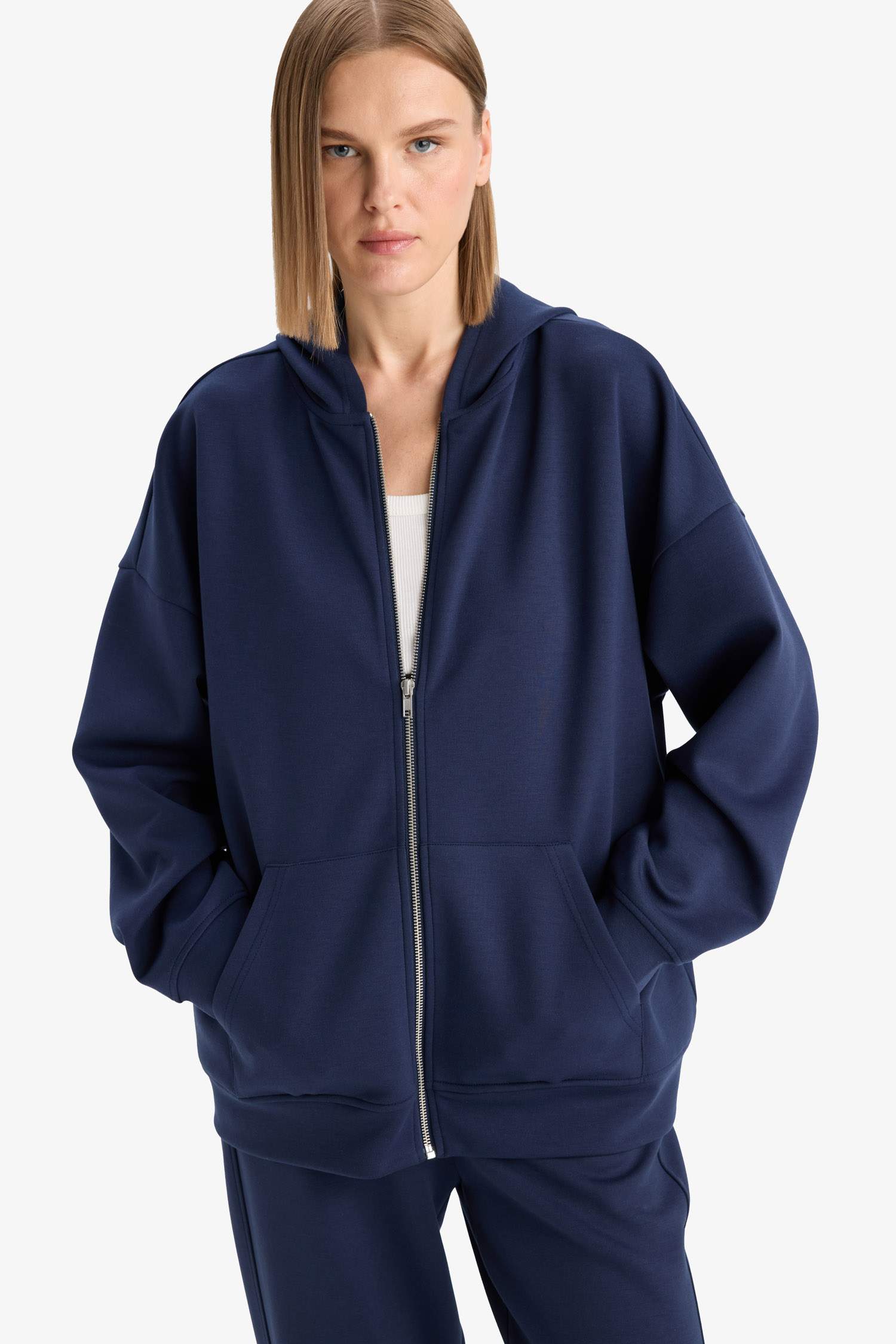 سترة قماش سكوبا اوفر سايز بغطاء للرأس بجيب