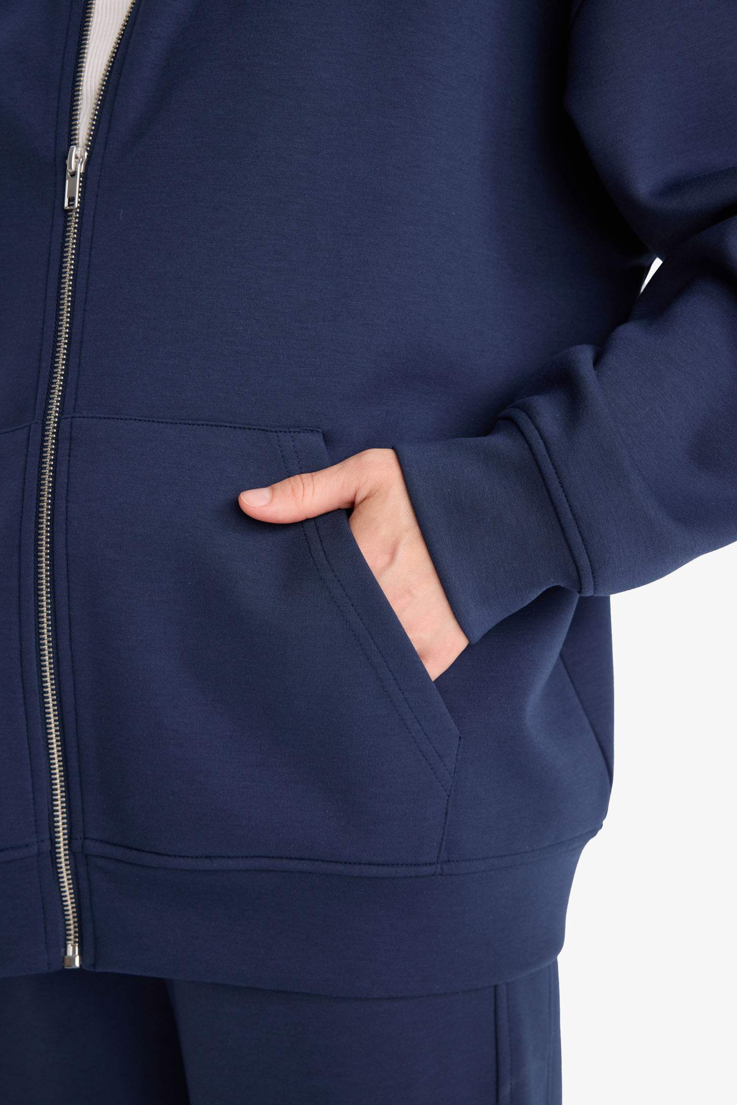 سترة قماش سكوبا اوفر سايز بغطاء للرأس بجيب