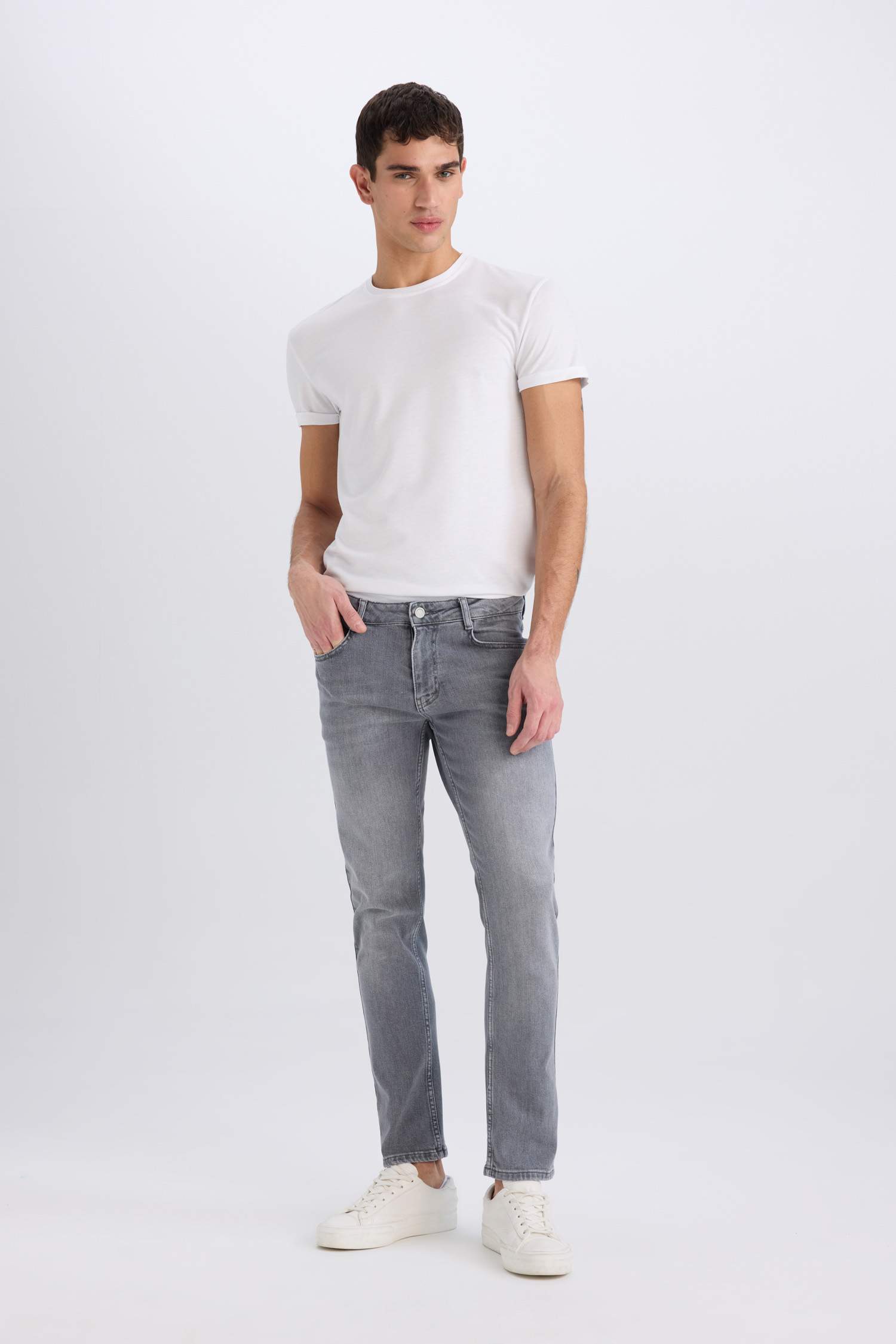 Pedro Slim Fit Dar Kalıp Normal Bel Dar Paça Jean Pantolon