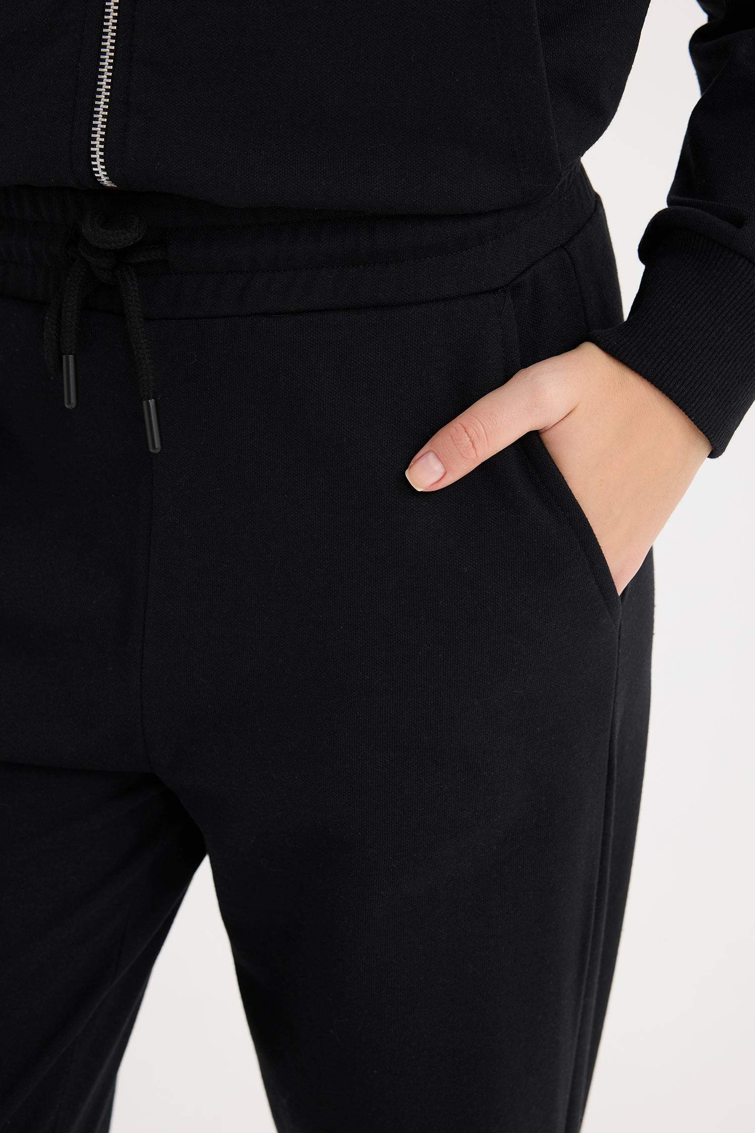 بنطلون جوجر بجيب