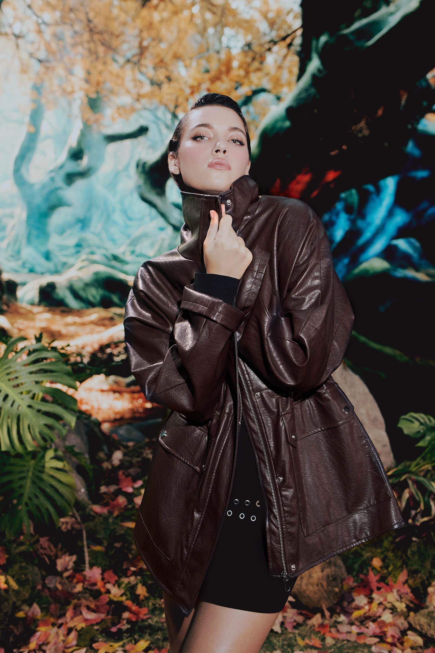 Afra x DeFacto Relax Fit Dik Yaka Fermuarlı Suni Deri Mont