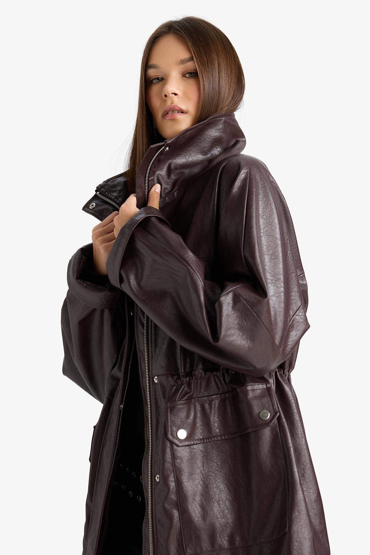 Afra x DeFacto Relax Fit Dik Yaka Fermuarlı Suni Deri Mont