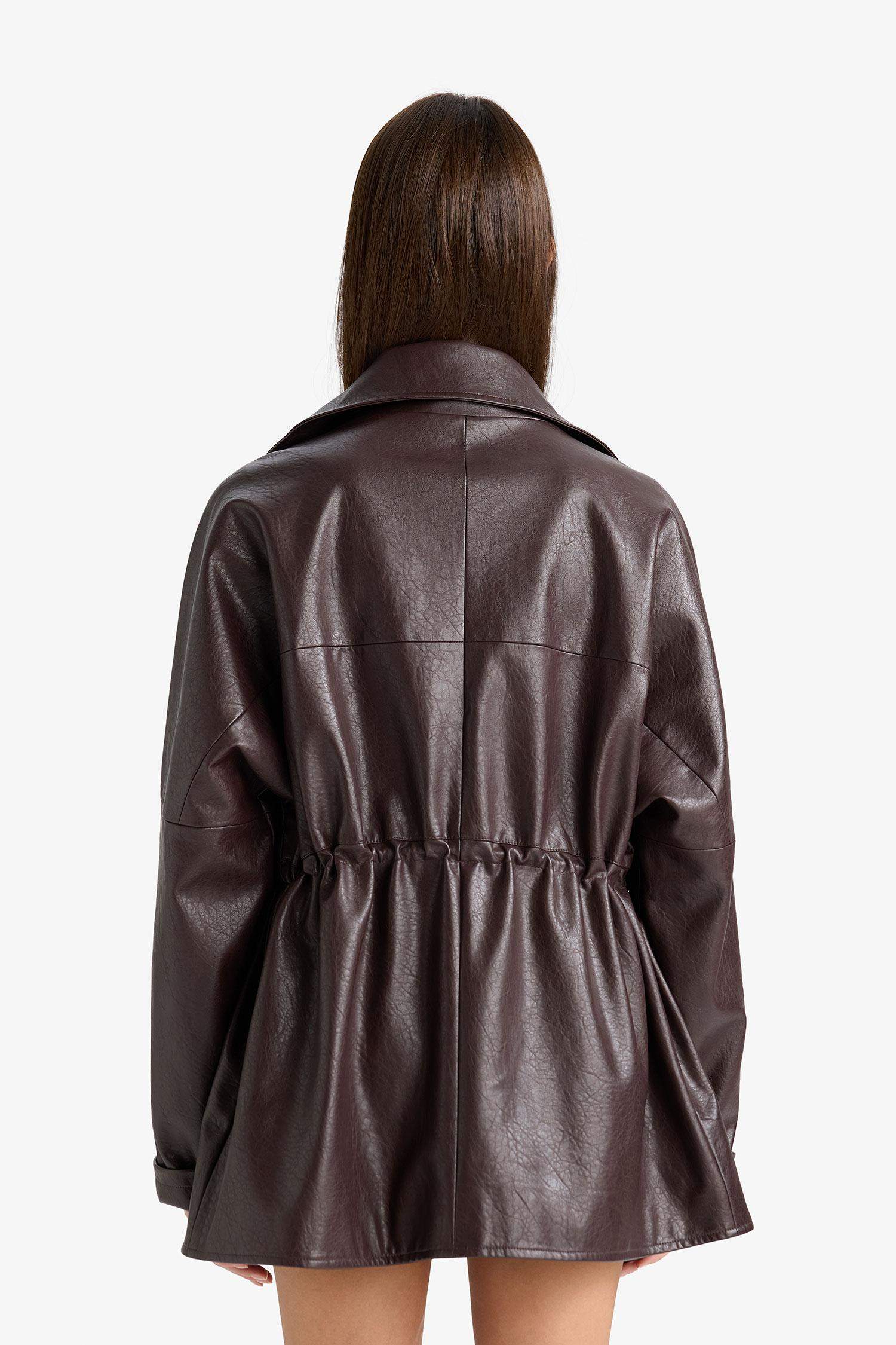 Afra x DeFacto Relax Fit Dik Yaka Fermuarlı Suni Deri Mont