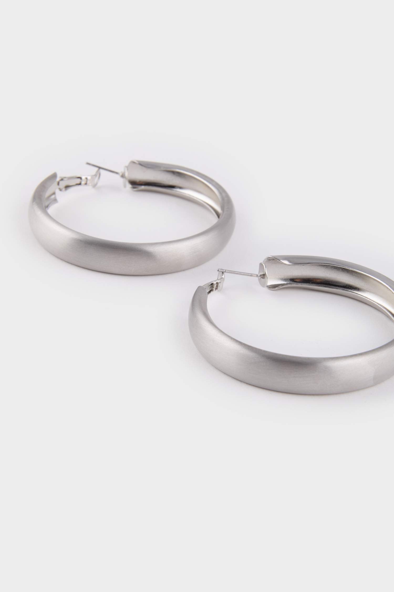 Kadın Mat Silver Halka Küpe