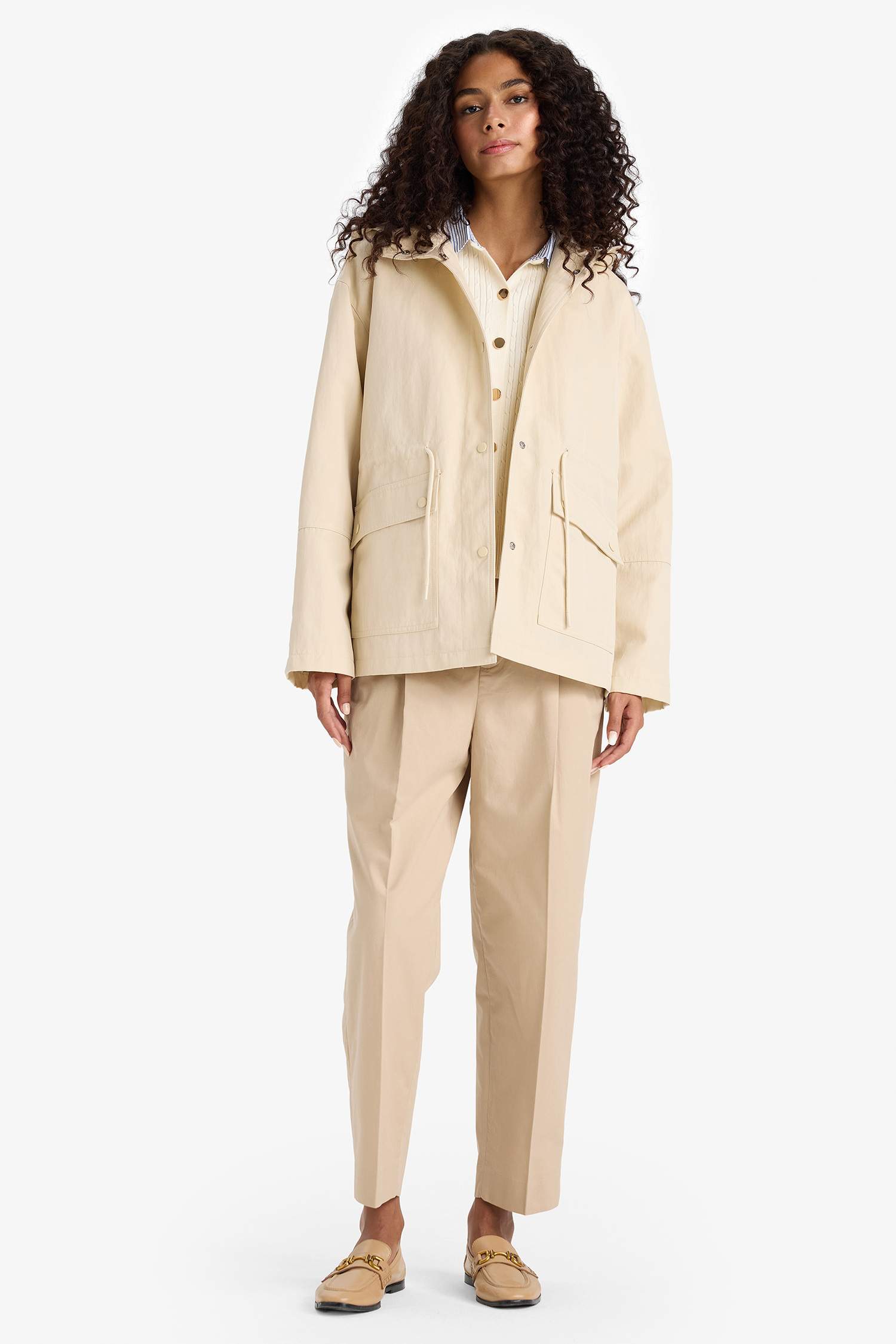 Imperméable à capuche avec poches et boutons Coupe régulière