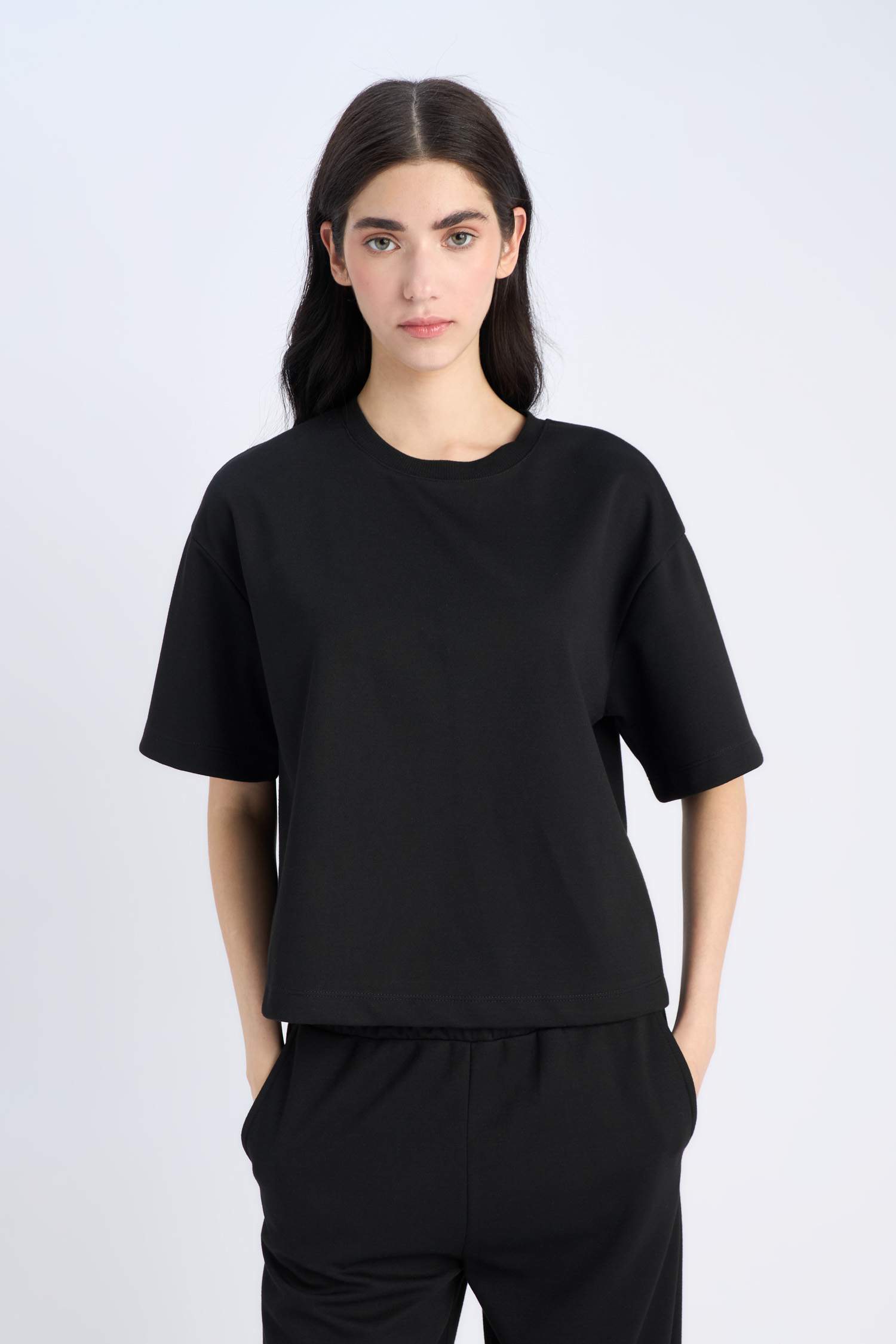 تيشيرت نص كم عادي اوفر سايز برقبة مستديرة