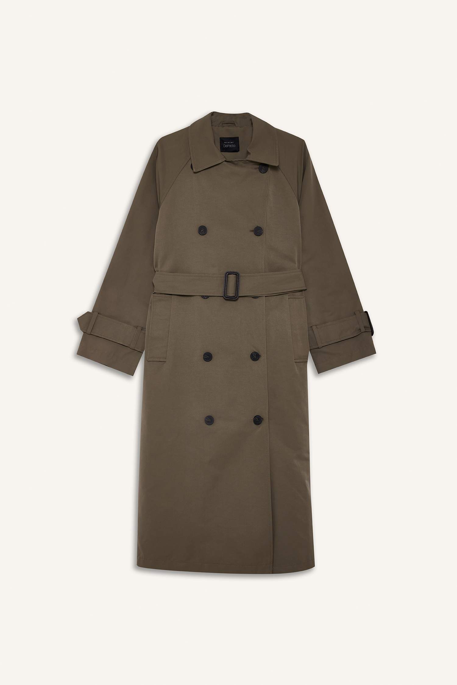 Обычная посадка, длинный тренч с поясом