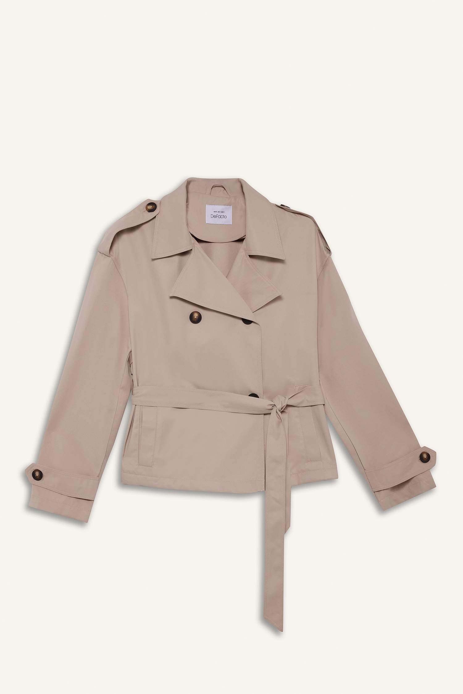 معطف ترانش قصة عادية