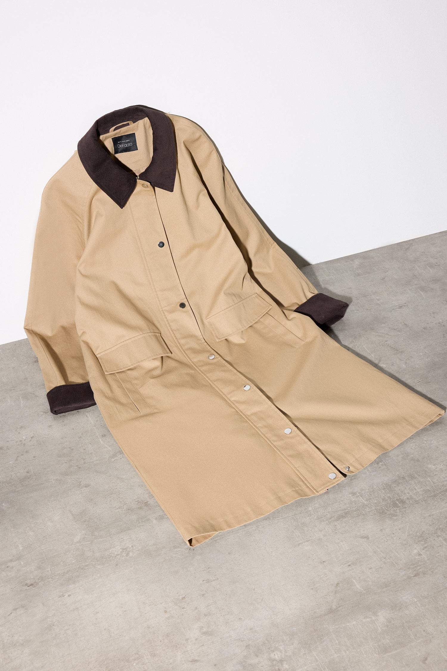 Regular Fit Kontrast Yaka Cepli Çıtçıtlı Pamuklu Trençkot