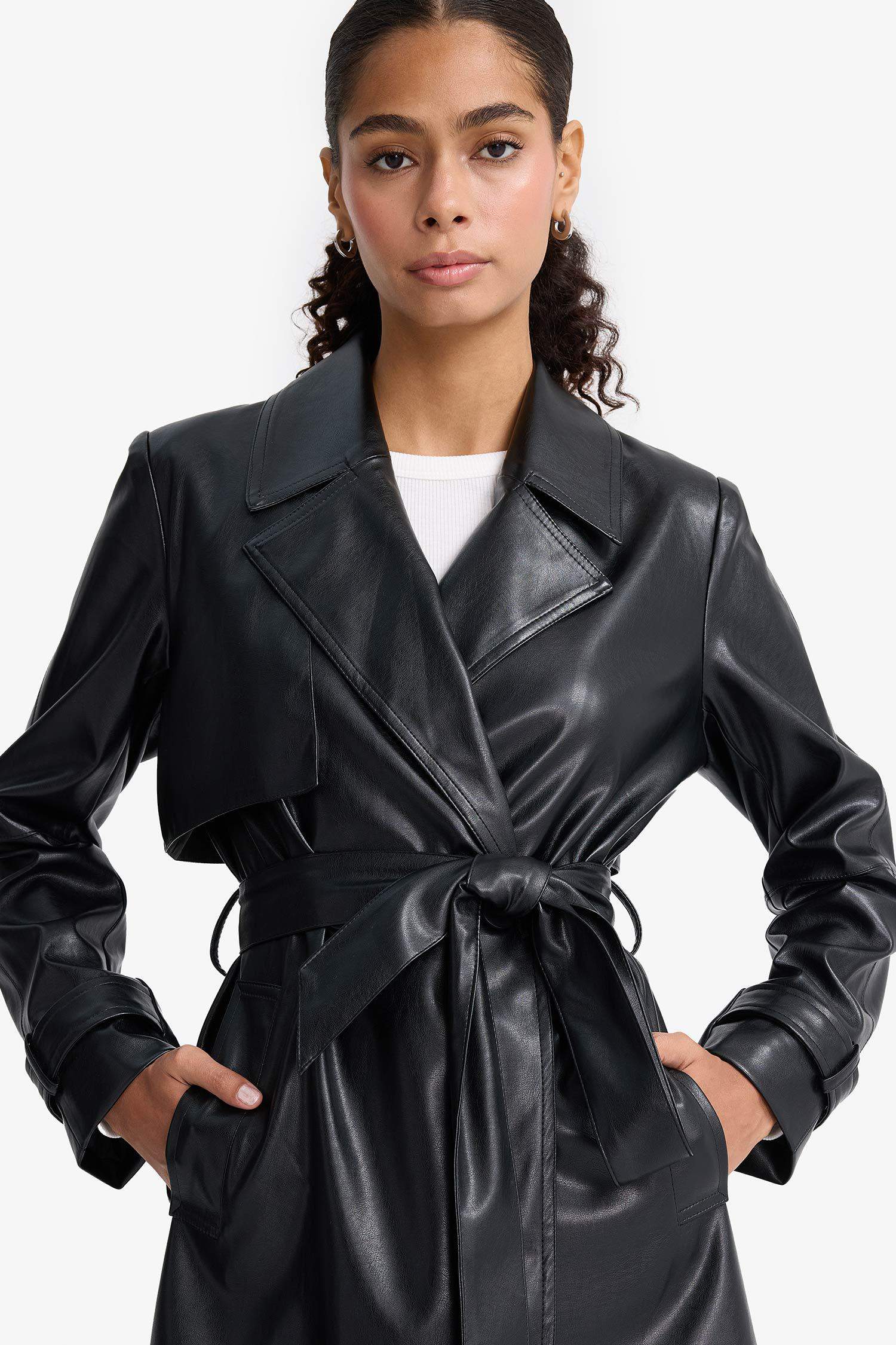 ترانش كوت قصير جلد صناعي قصة عادية