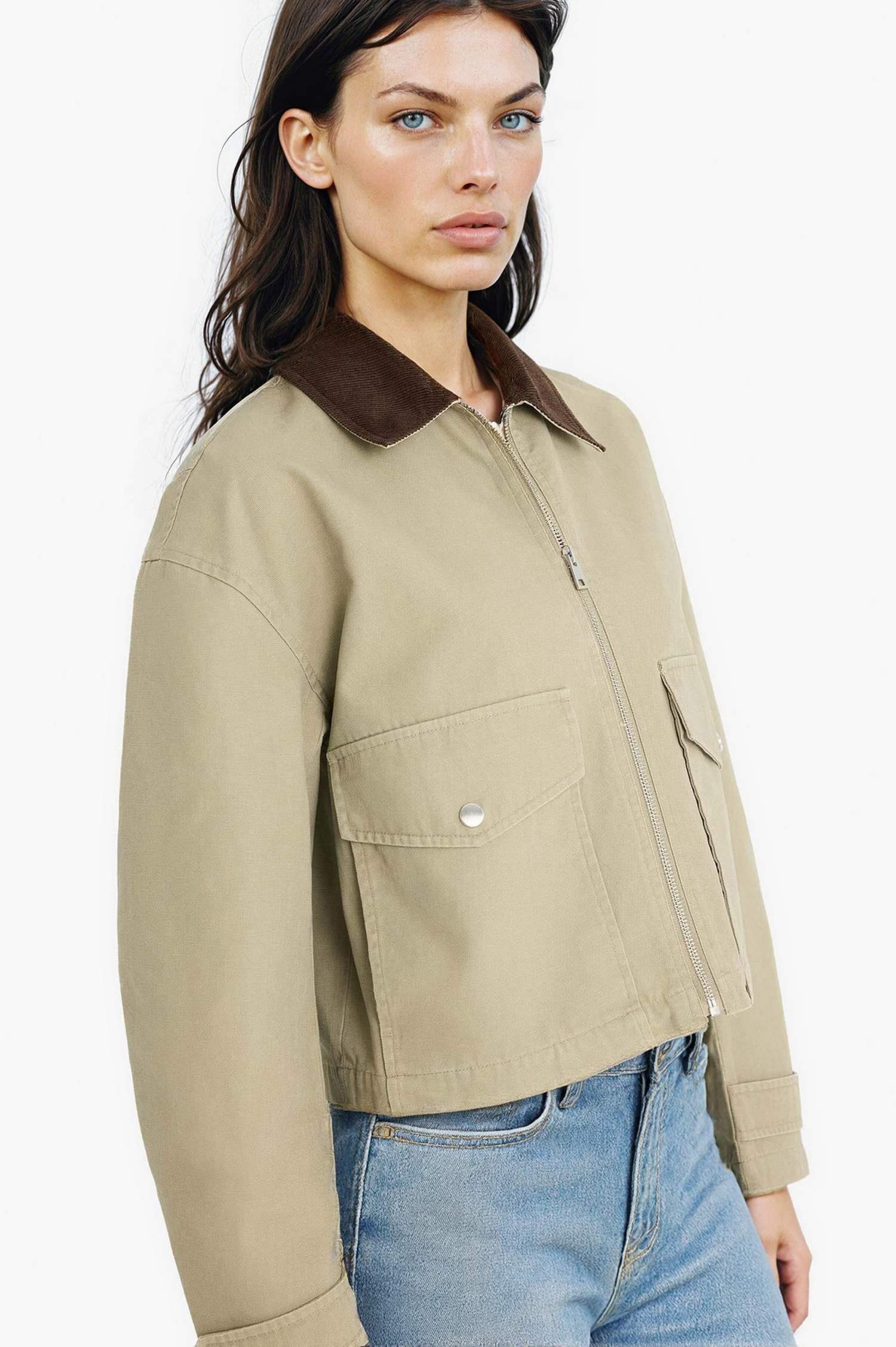 Veste courte à col contrasté et fermeture zip avec poches