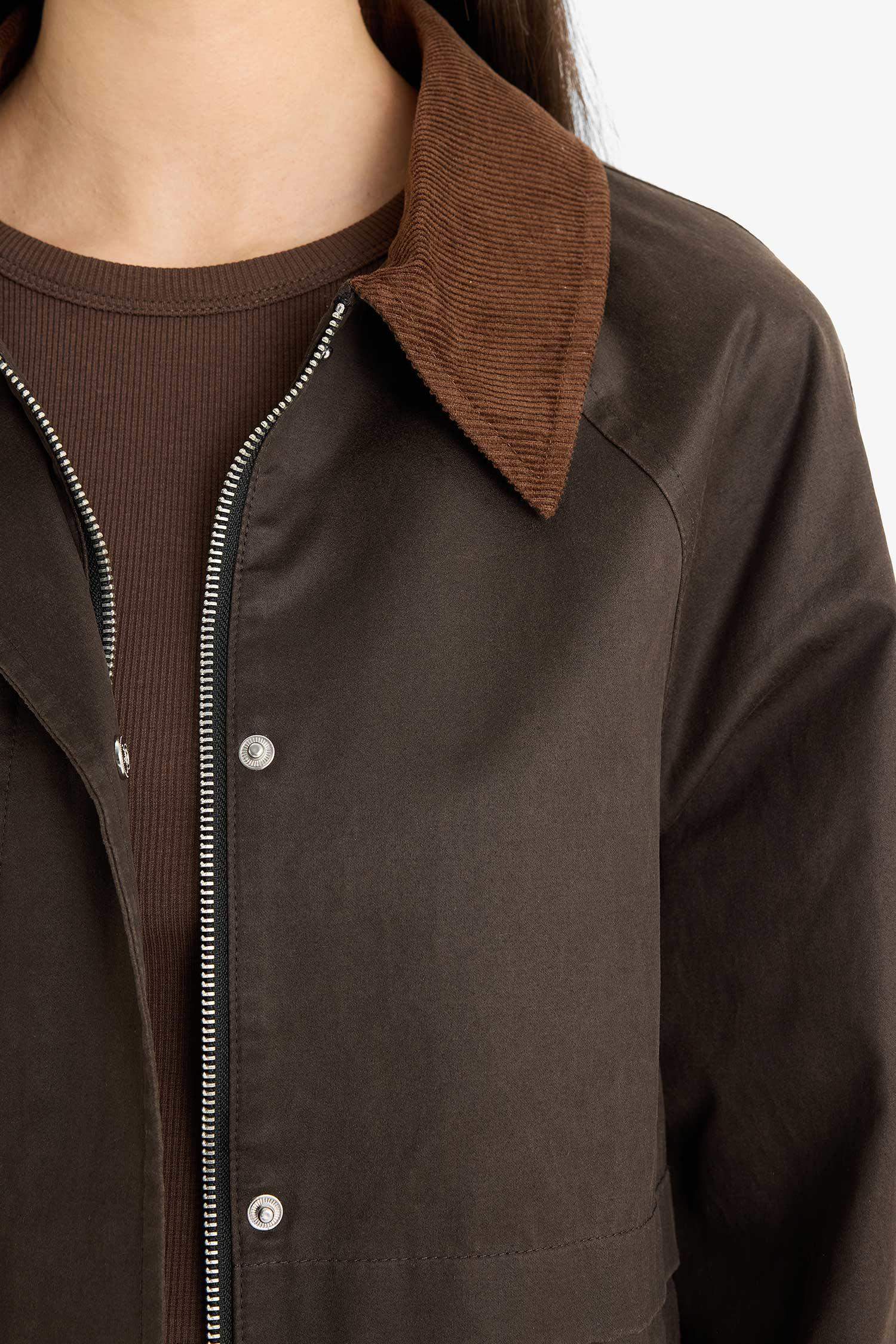 Waterproof Relax Fit Contrast Collar Zippered Puffer Jacket