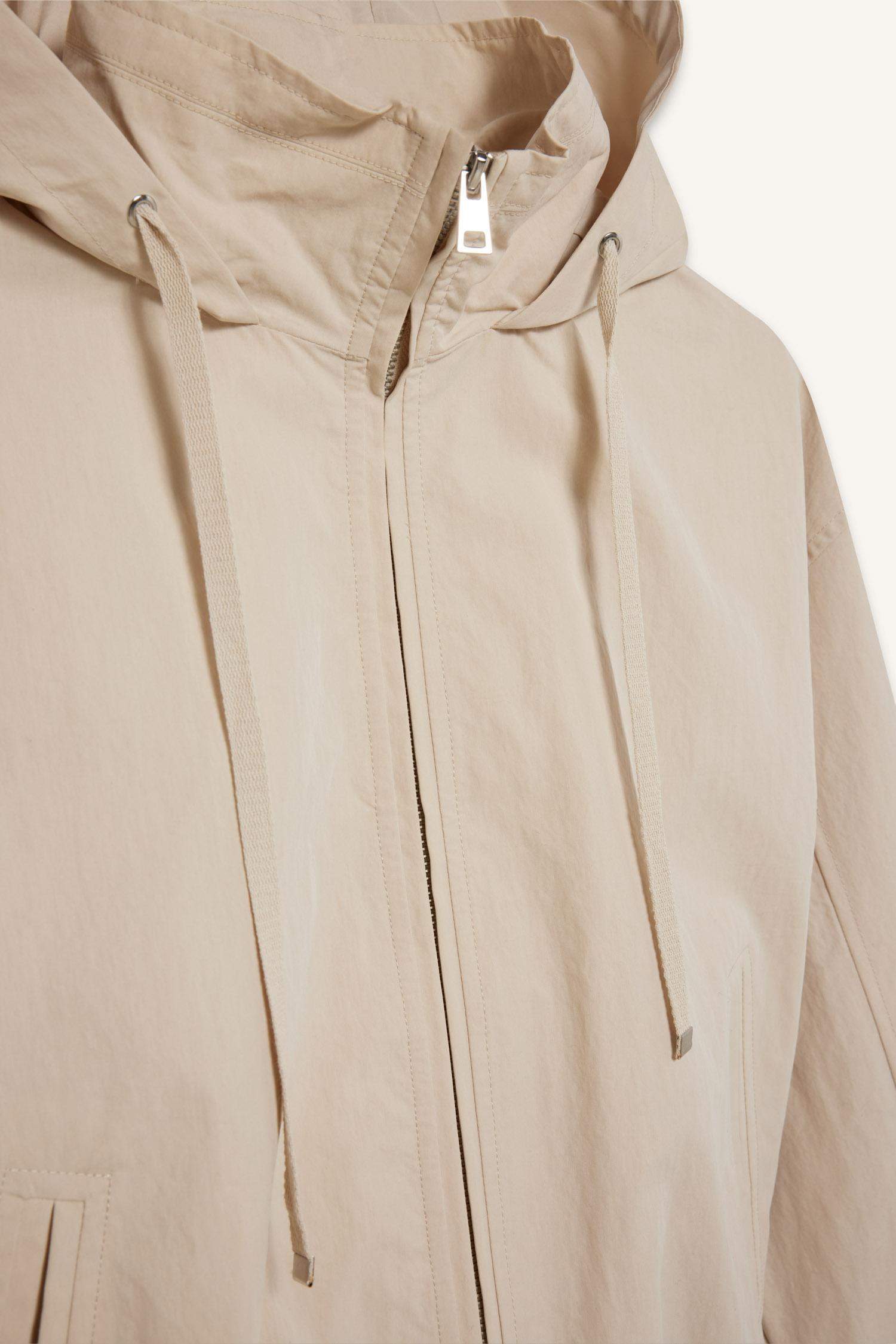 Su Geçirmez Regular Fit Kapüşonlu Fermuarlı Crop Mont