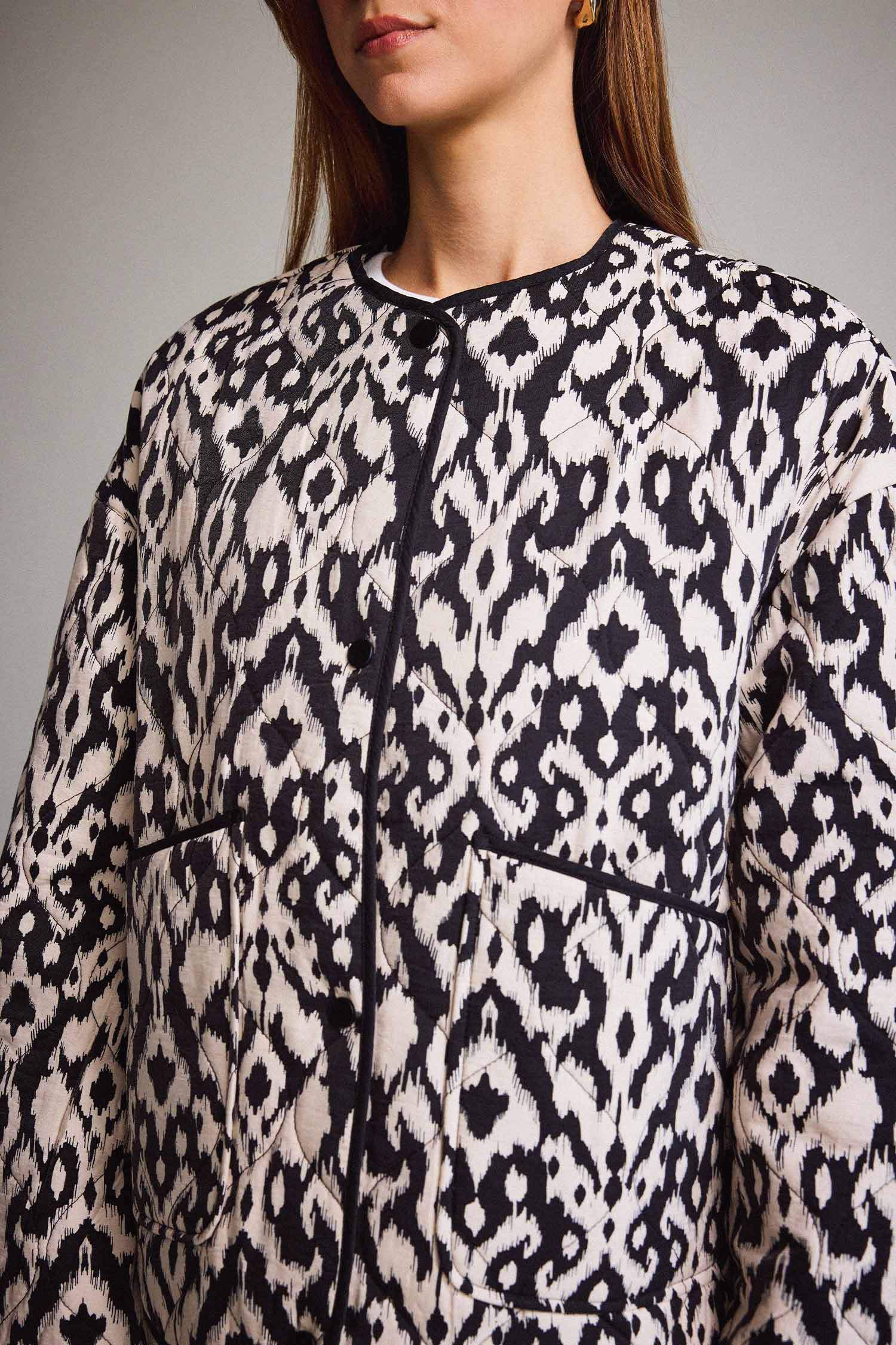 Regular Fit Patterned Buttons Jacket