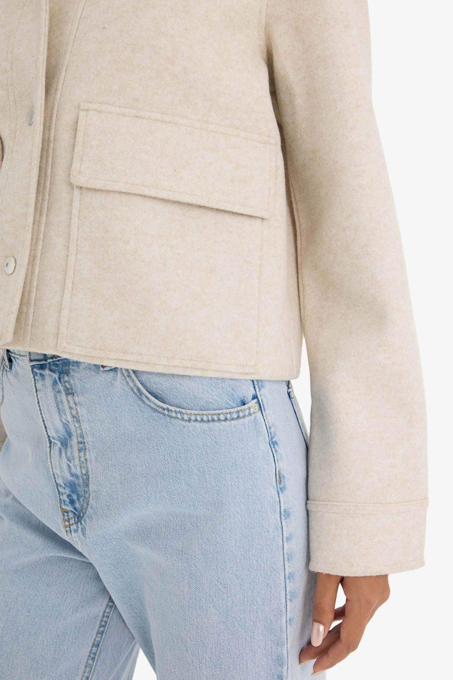 جاكيت جوخ قصة عادية بياخة بولو بأزرار