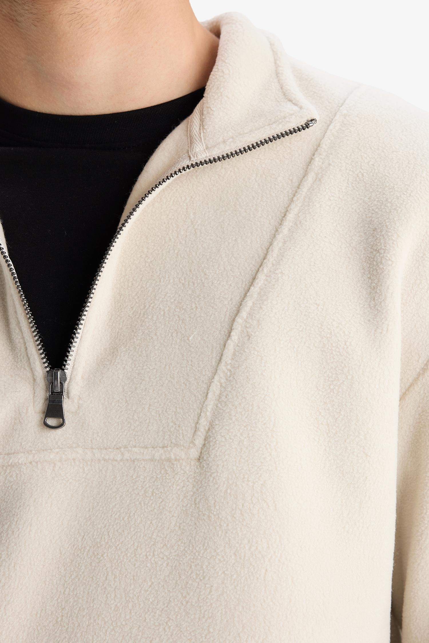 Boxy Fit Dik Yaka Yarım Fermuarlı Polar Sweatshirt