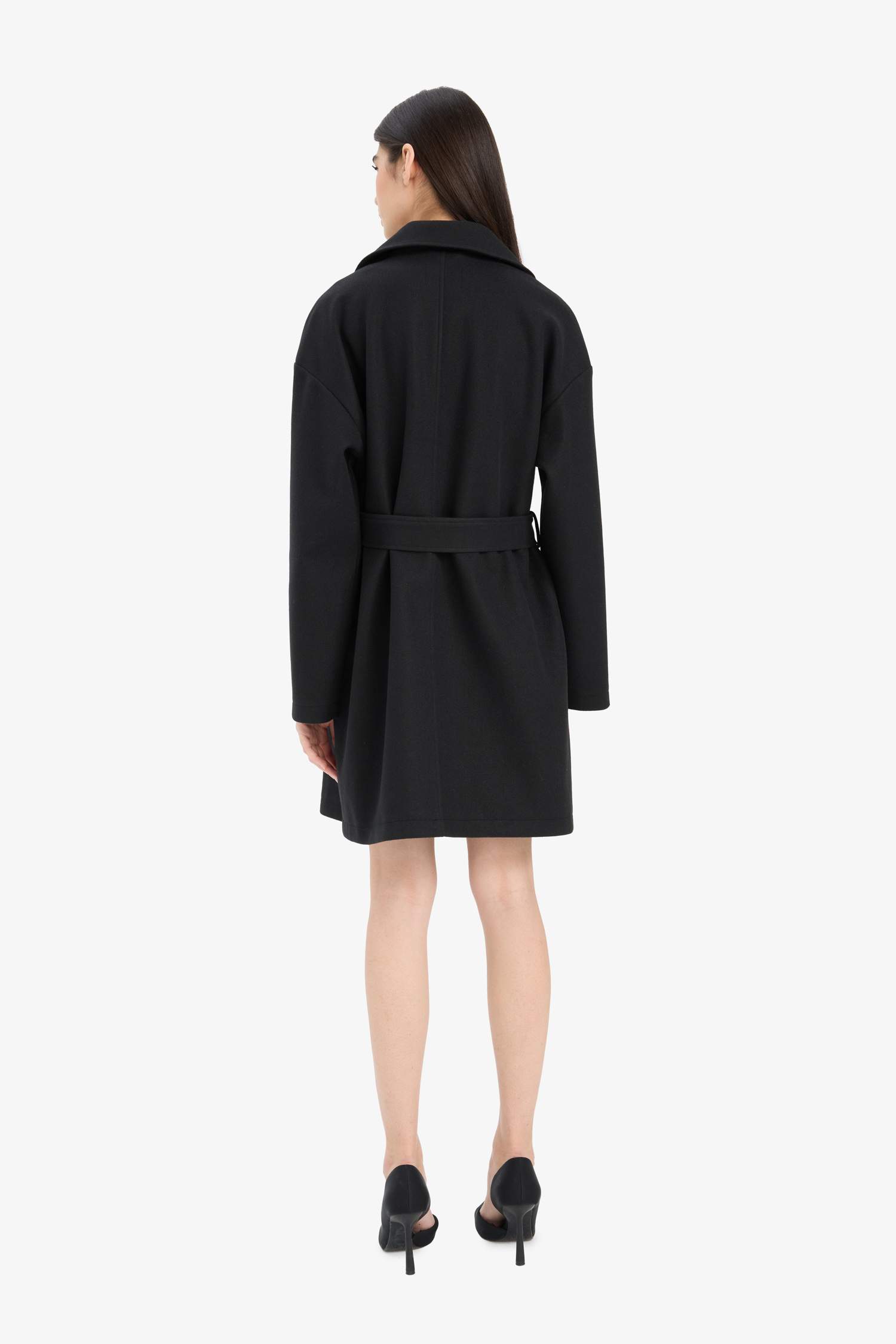 جاكيت جوخ قصة عادية بحزام