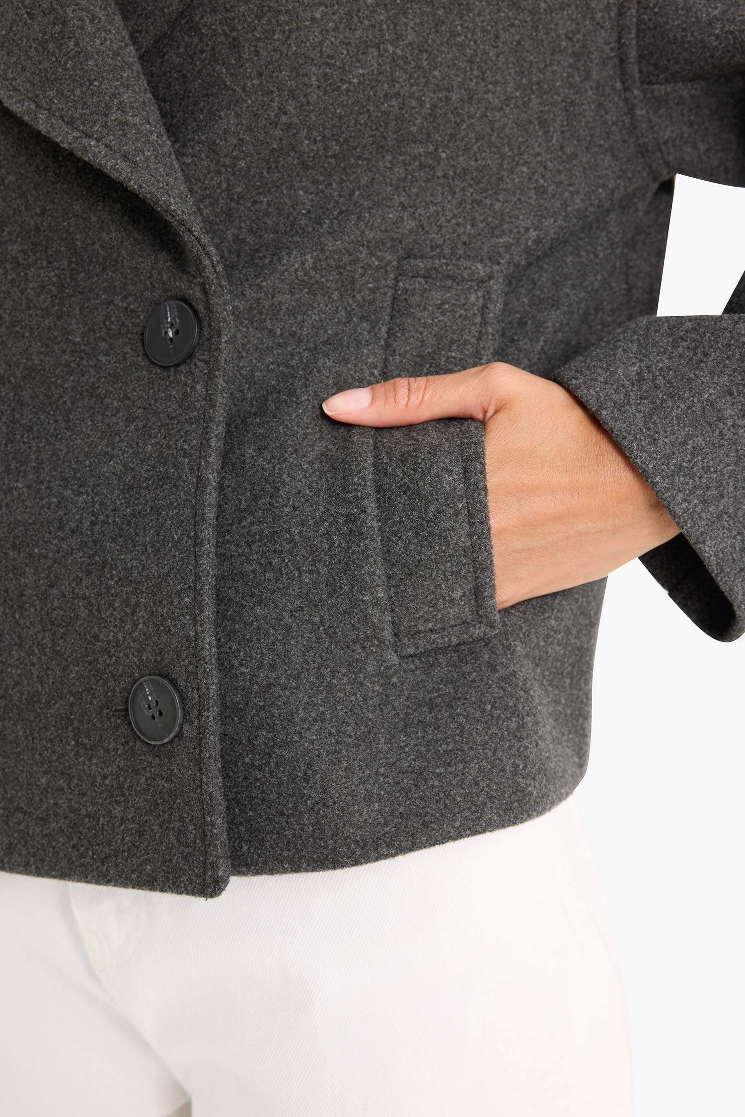 Regular Fit Düğmeli Crop Kaşe Kaban